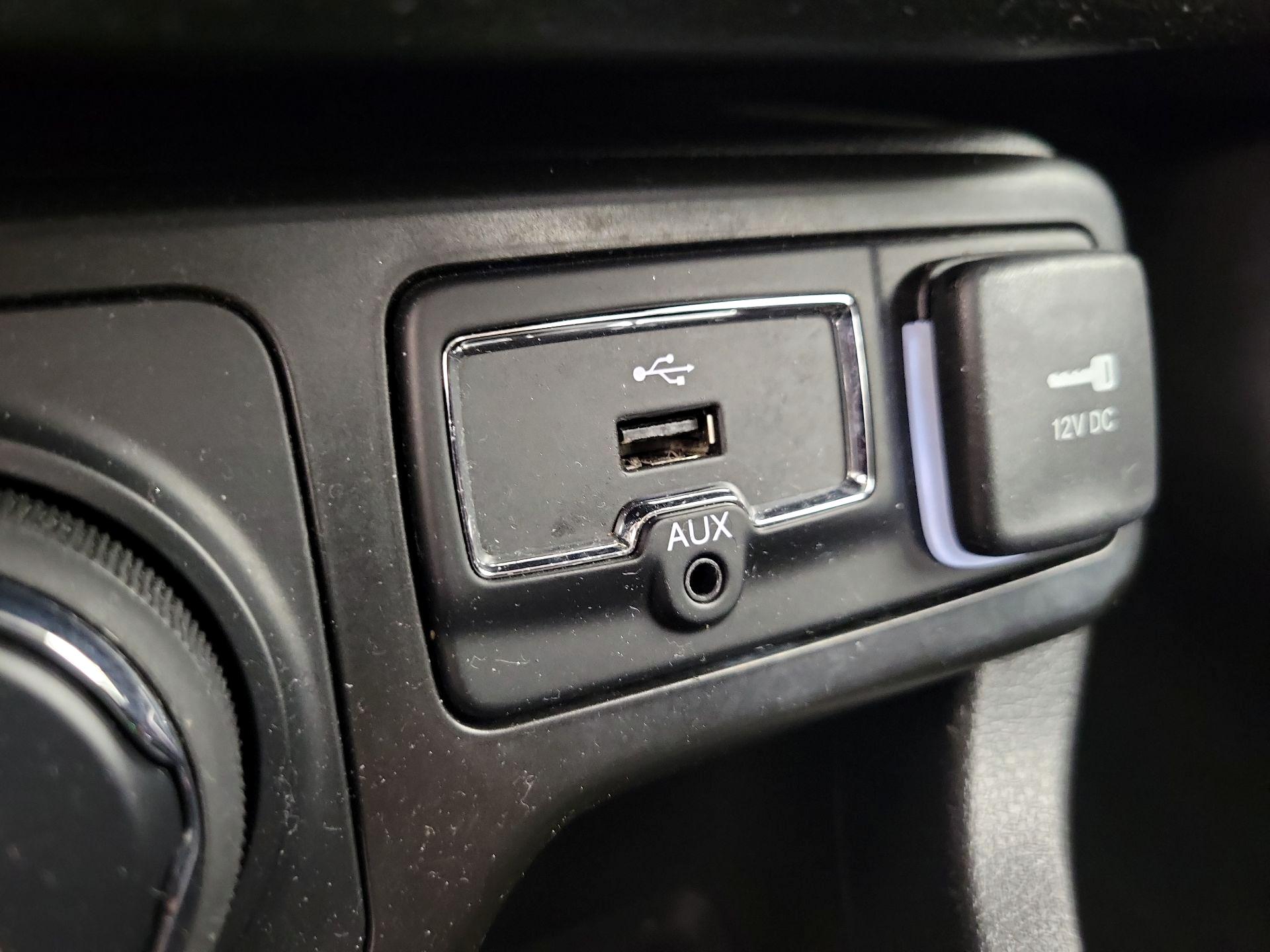 Thumbnail: 2021 Jeep Renegade - 18