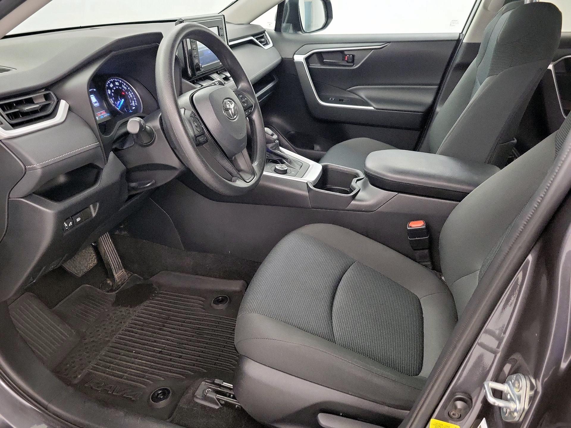 Thumbnail: 2022 Toyota RAV4 - 11