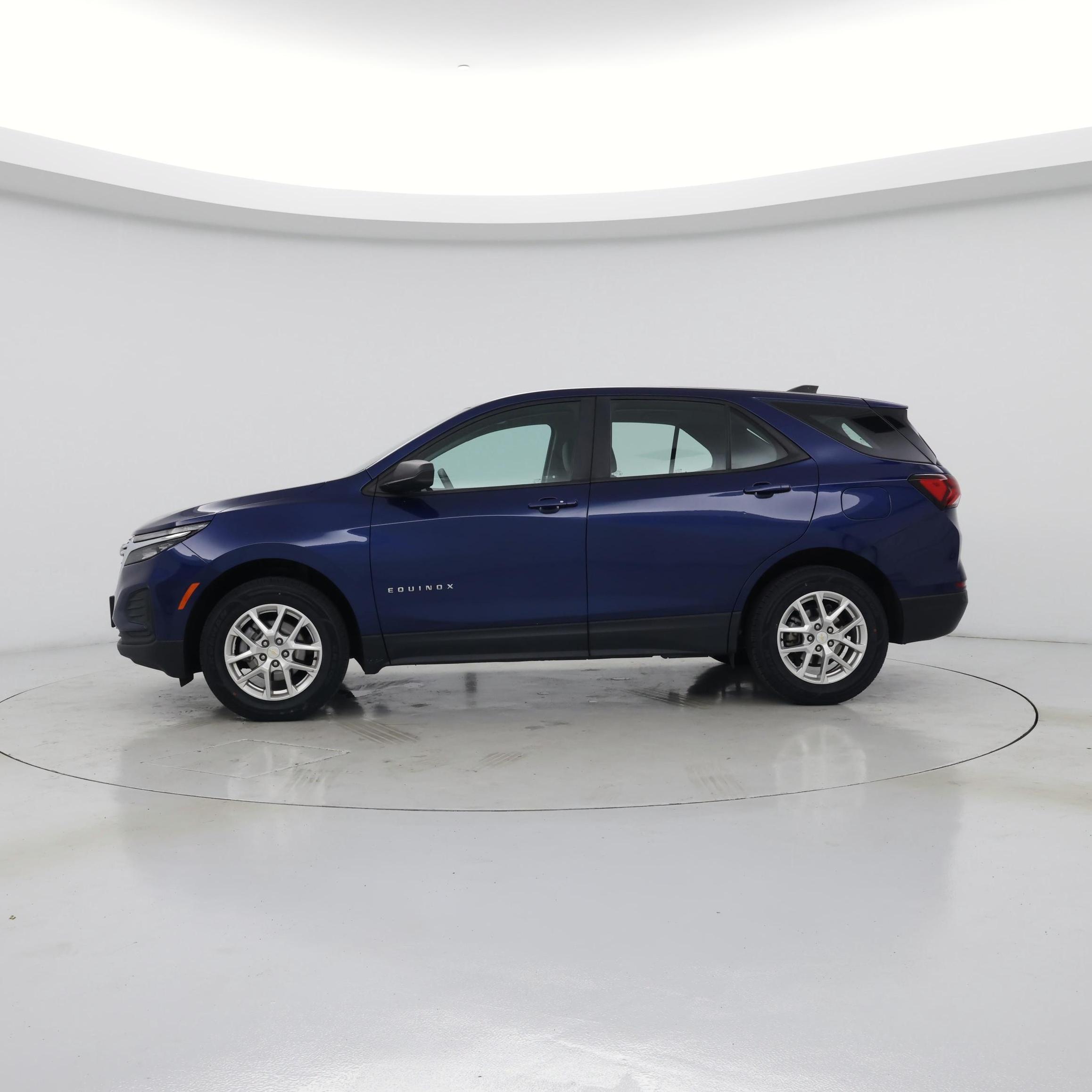 Thumbnail: 2022 Chevrolet Equinox - 3