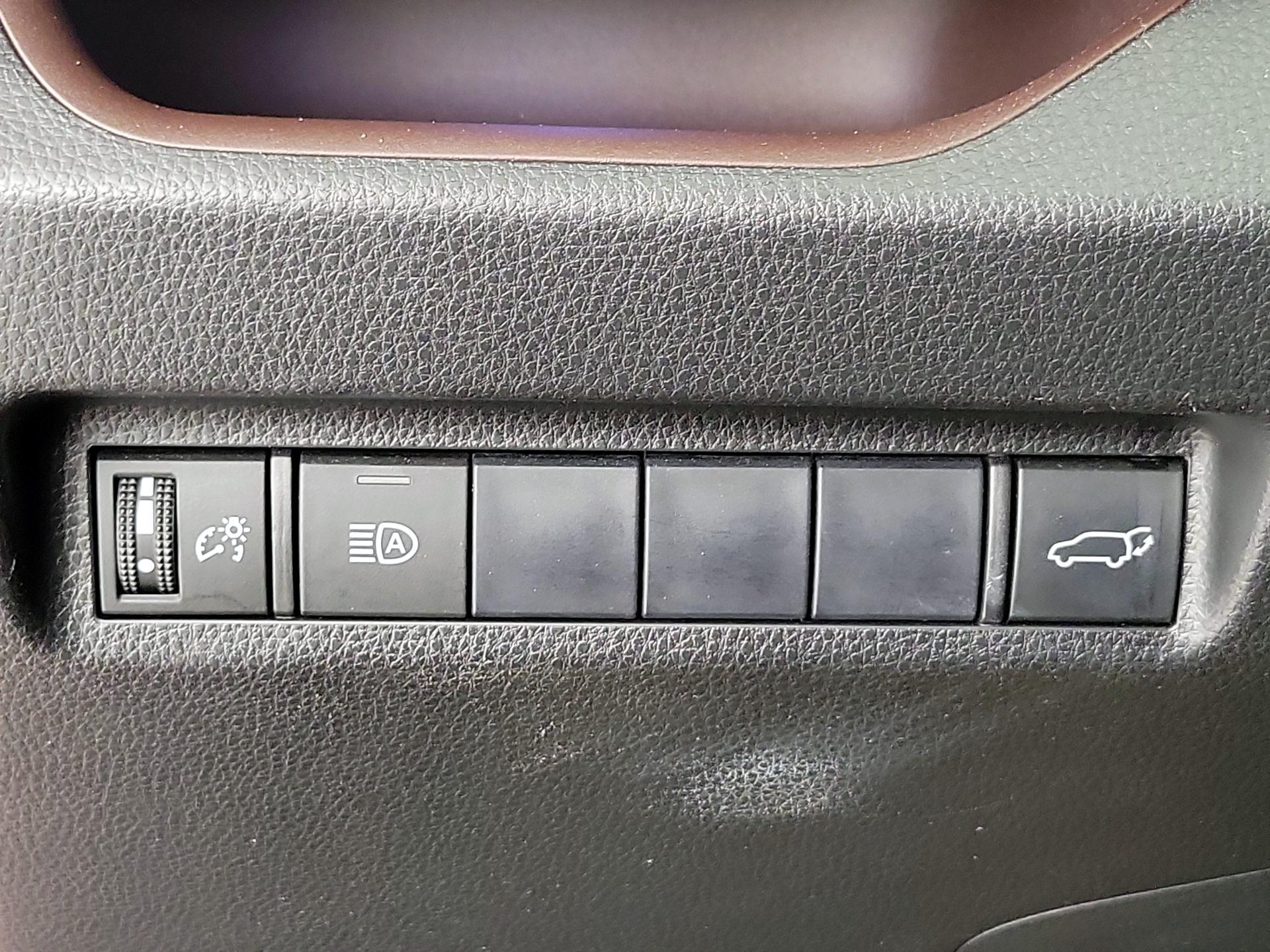 Thumbnail: 2019 Toyota RAV4 - 13