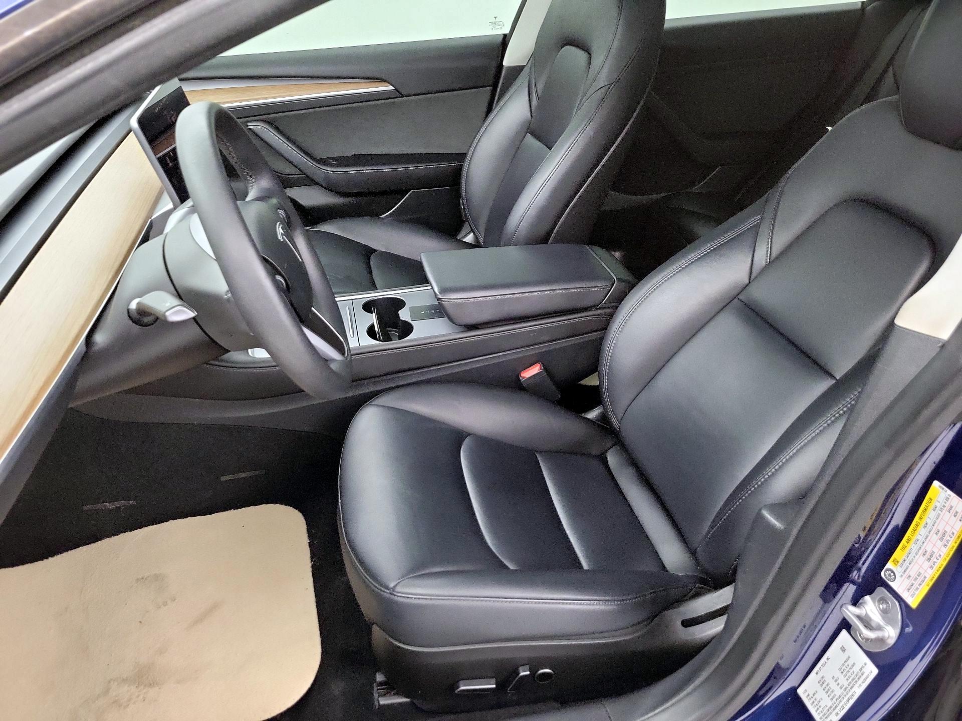 Thumbnail: 2023 Tesla Model 3 - 11