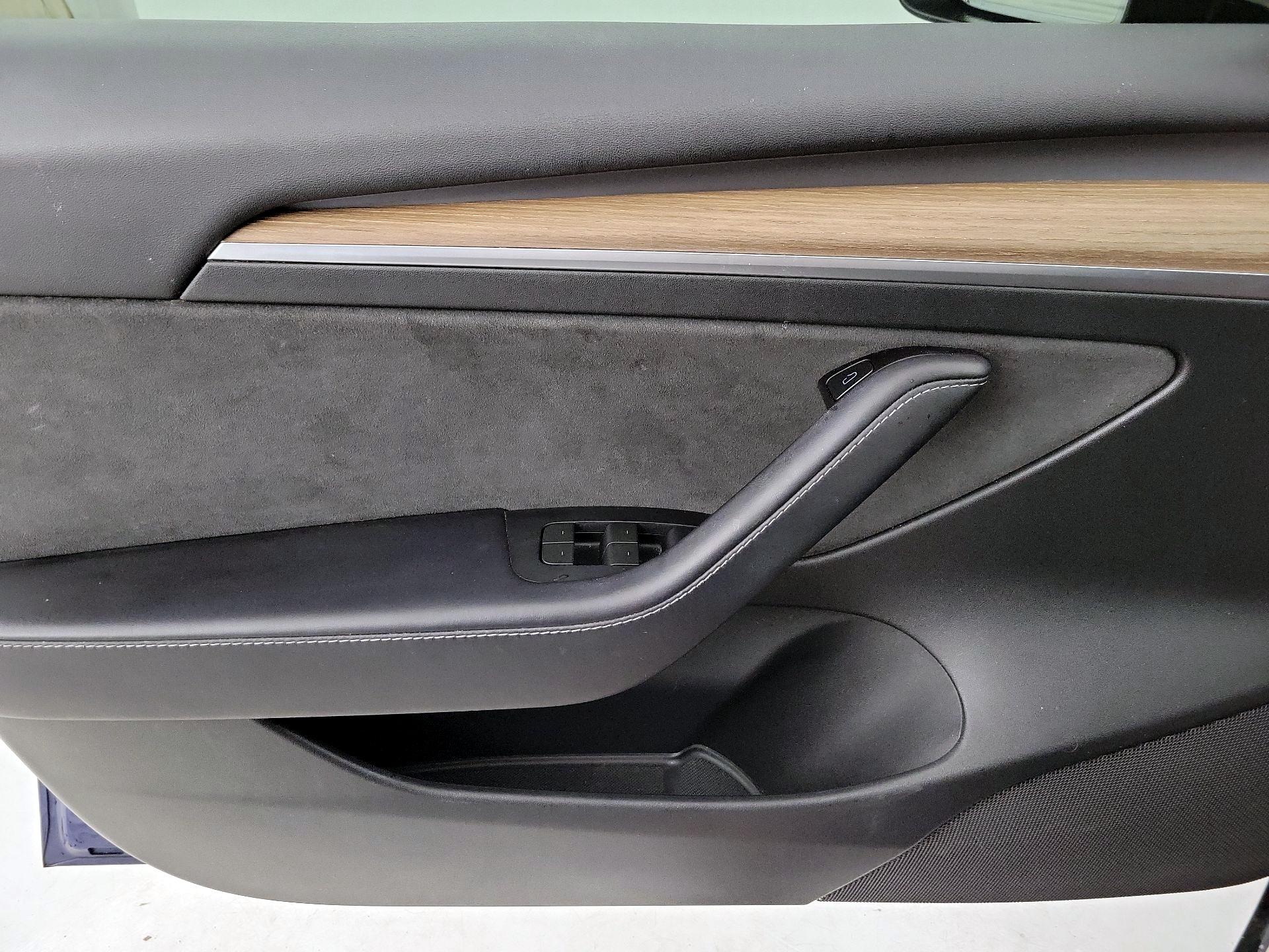 Thumbnail: 2023 Tesla Model 3 - 12