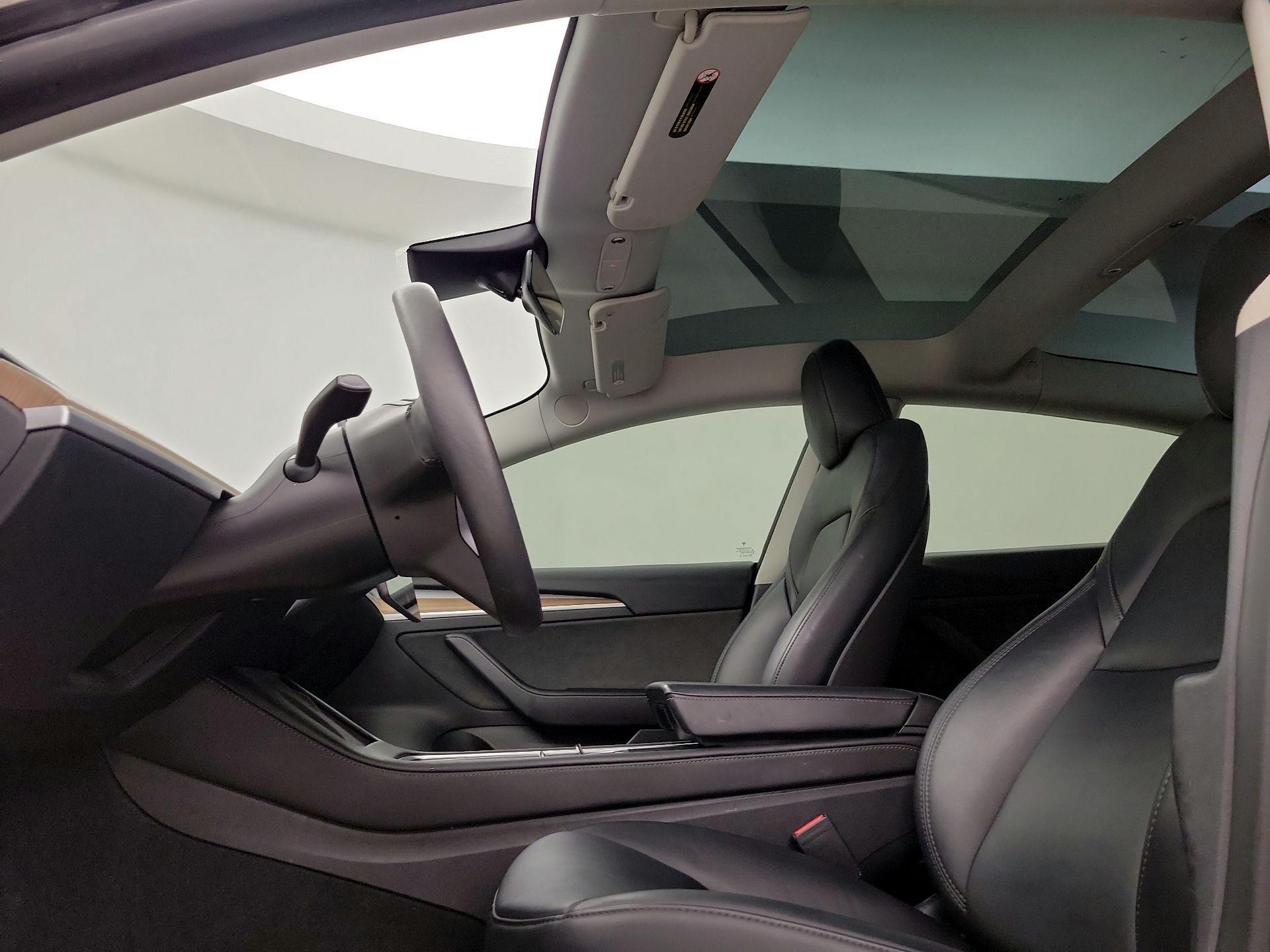 Thumbnail: 2023 Tesla Model 3 - 19