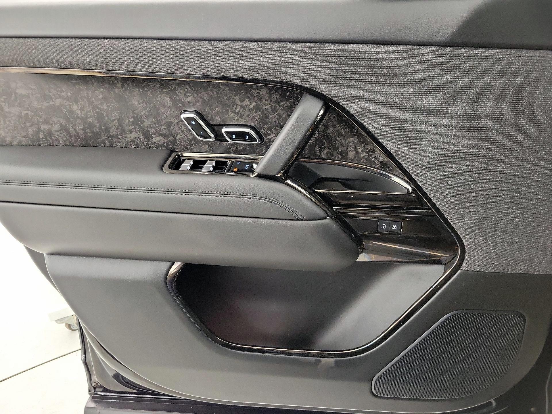Thumbnail: 2023 Land Rover Range Rover Sport - 12