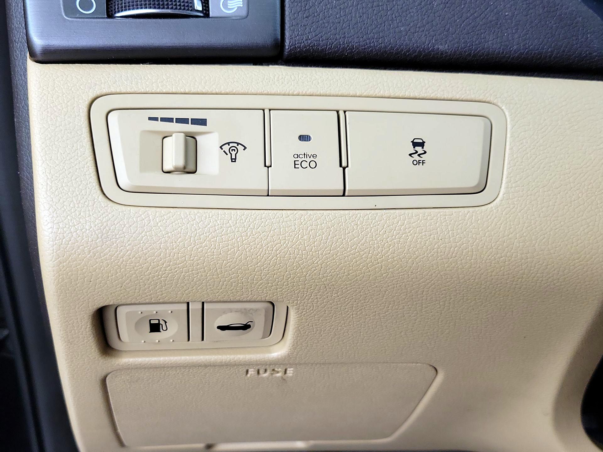 Thumbnail: 2014 Hyundai Sonata - 13