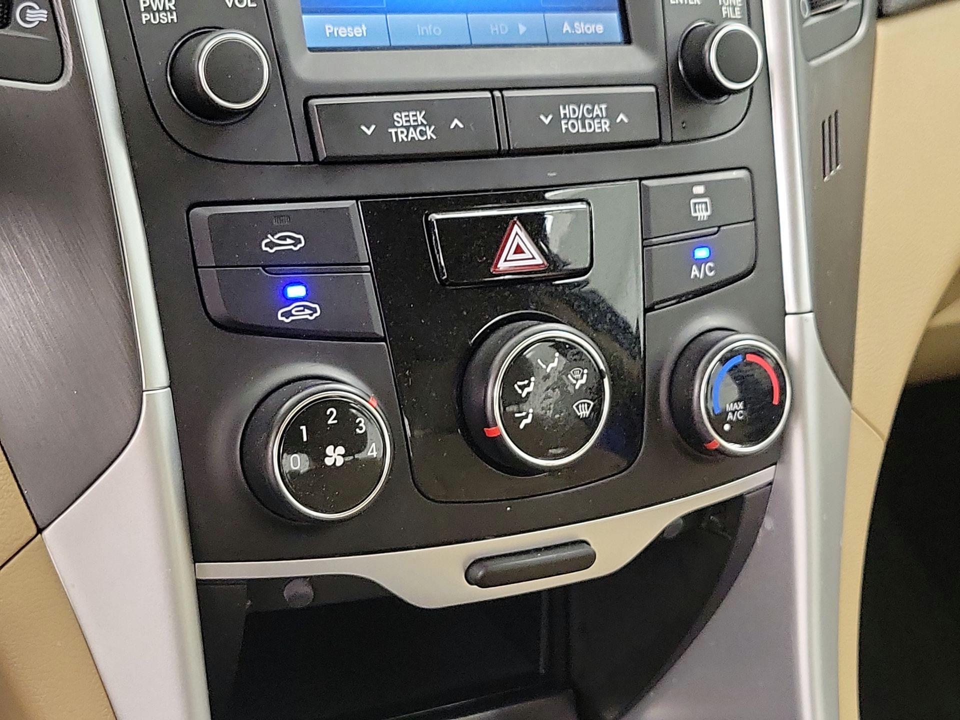 Thumbnail: 2014 Hyundai Sonata - 16