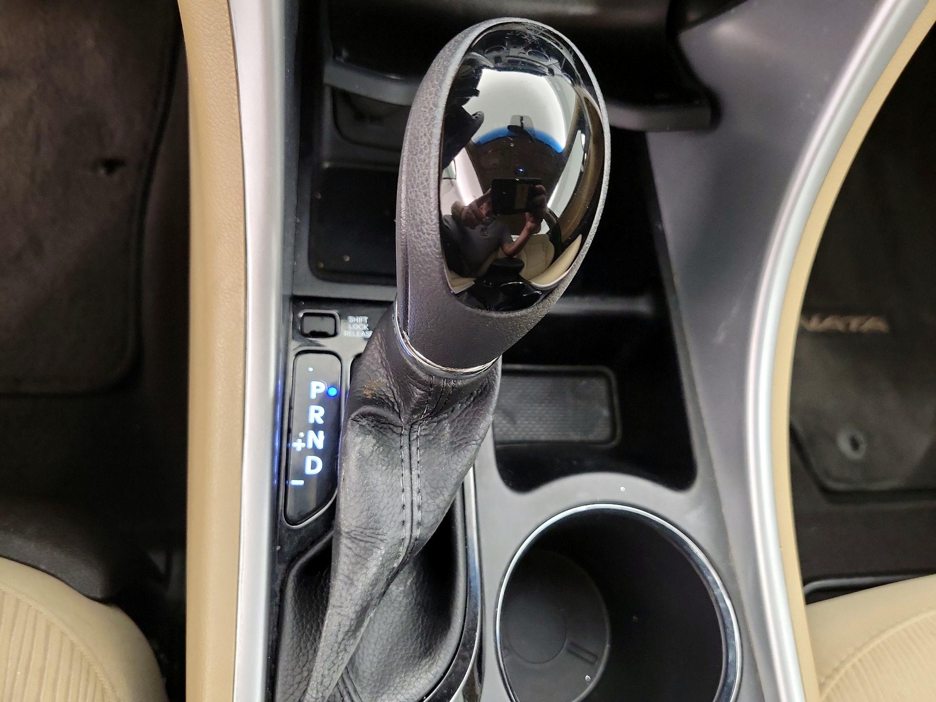 Thumbnail: 2014 Hyundai Sonata - 17