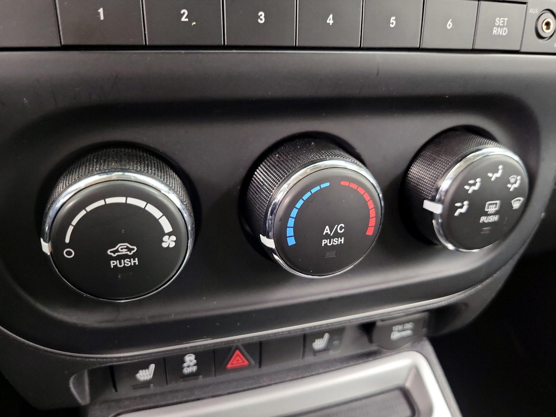 Thumbnail: 2016 Jeep Compass - 14