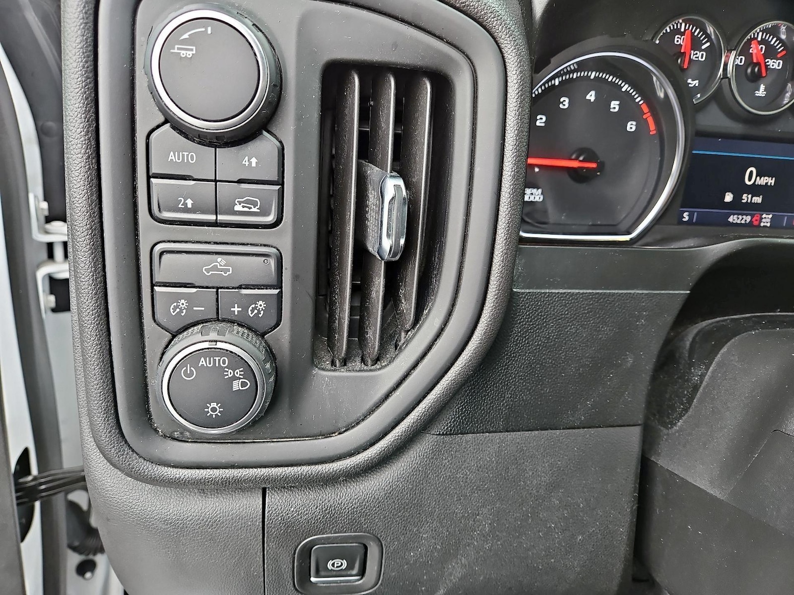 2021 Chevrolet Silverado 1500 Custom - Photo 13