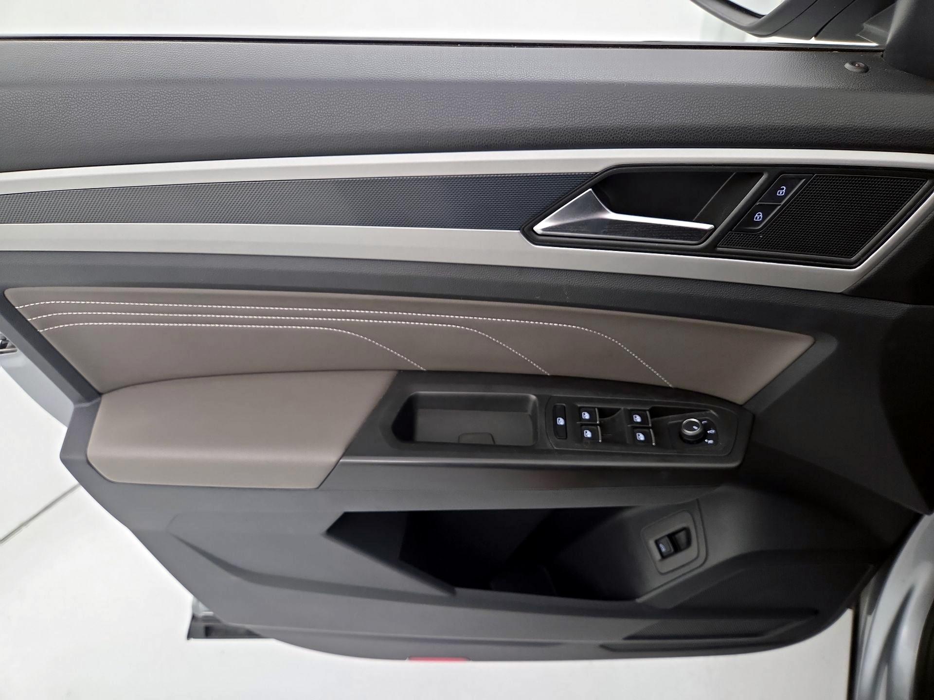 Thumbnail: 2022 Volkswagen Atlas - 12