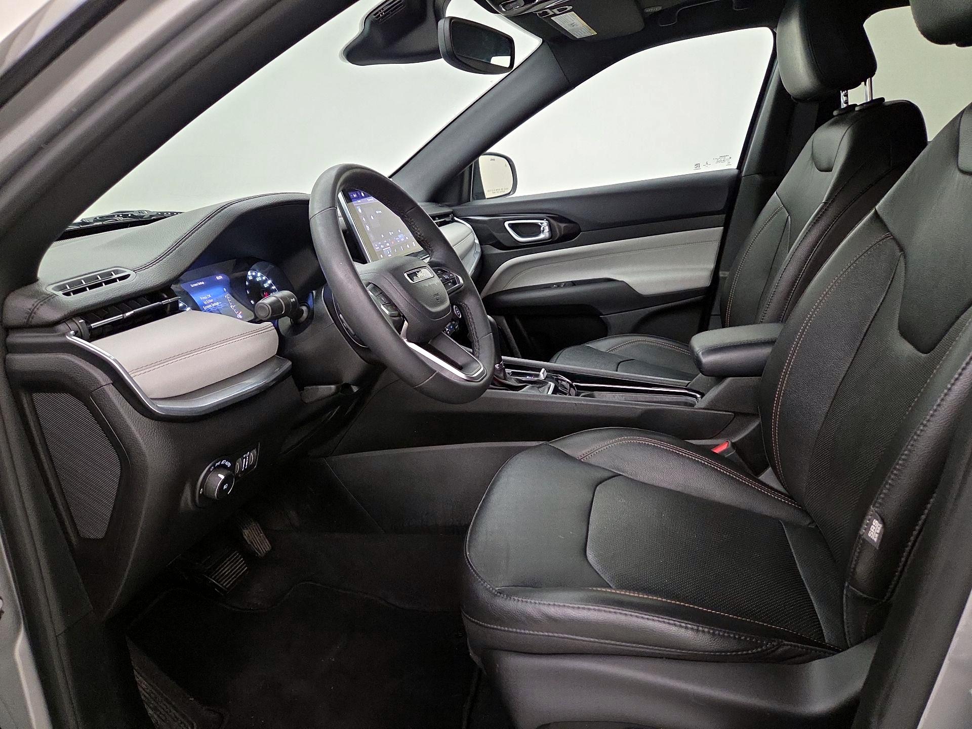 Thumbnail: 2023 Jeep Compass - 11