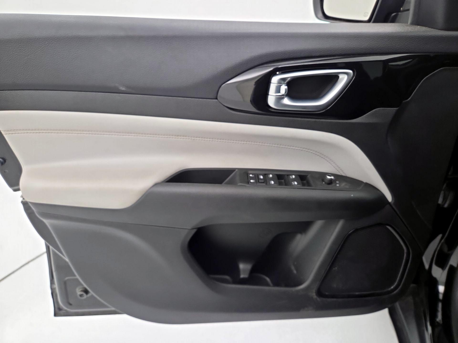 Thumbnail: 2022 Jeep Compass - 12