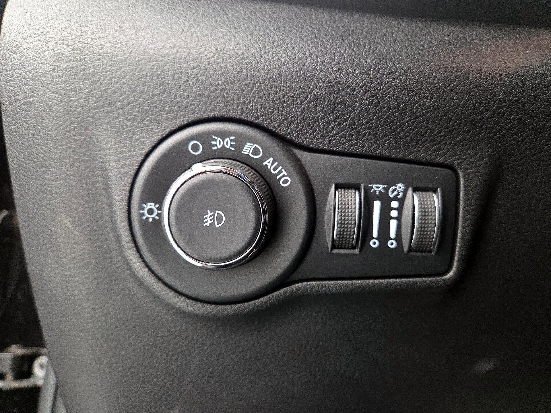 Thumbnail: 2022 Jeep Compass - 13