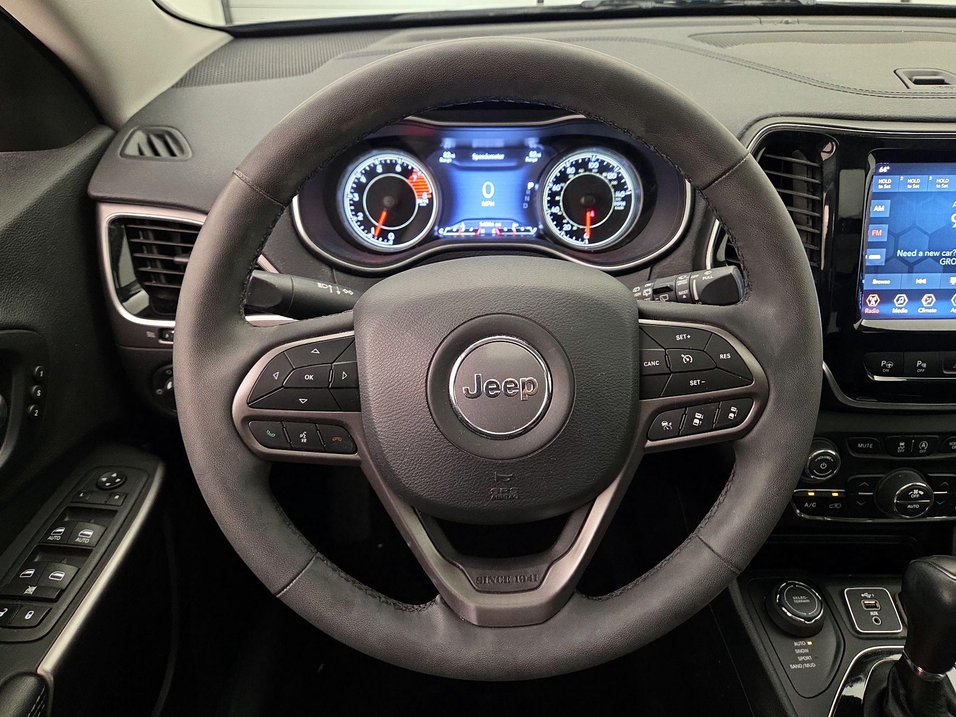 Thumbnail: 2022 Jeep Cherokee - 10