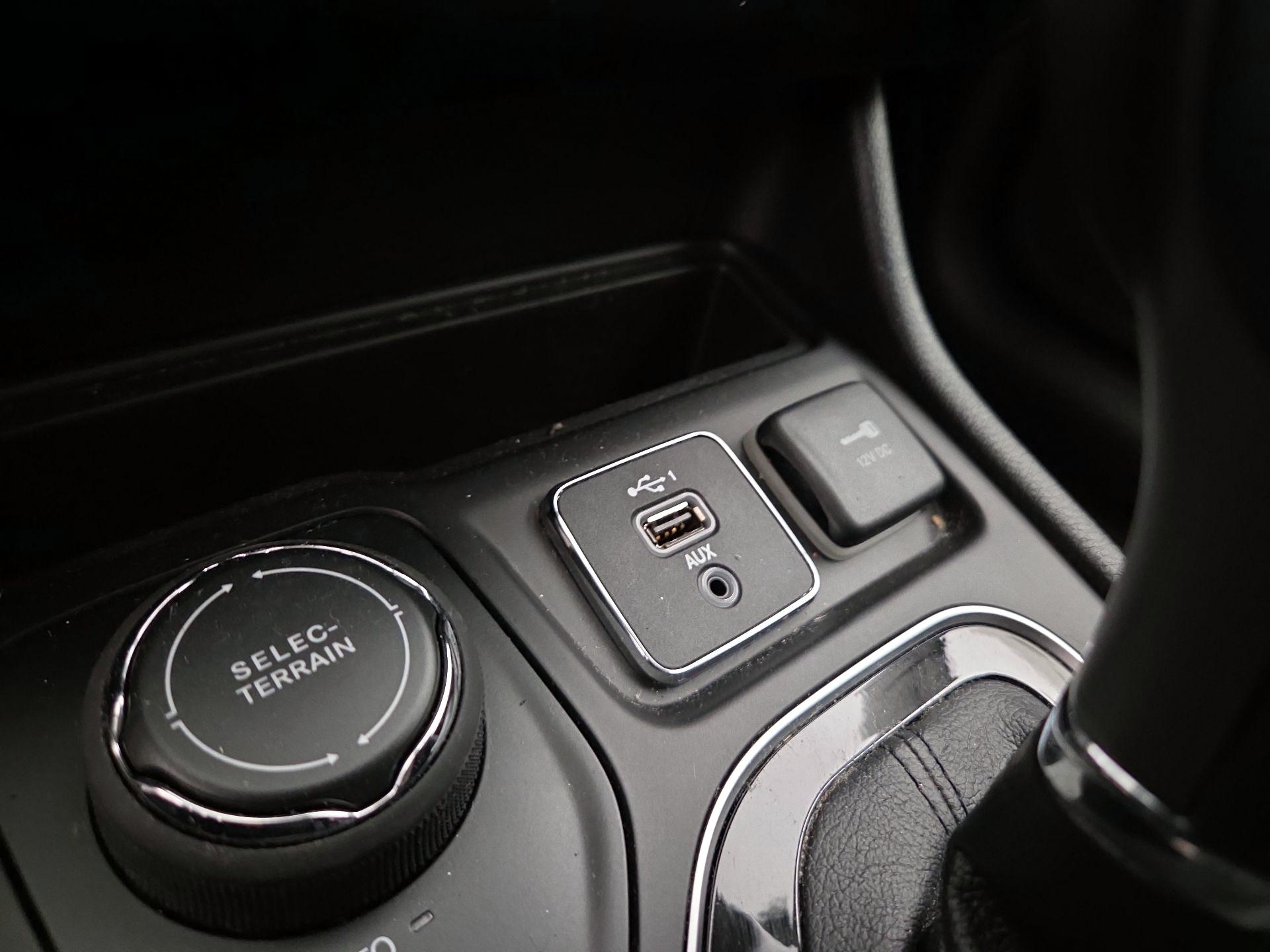 Thumbnail: 2022 Jeep Cherokee - 18