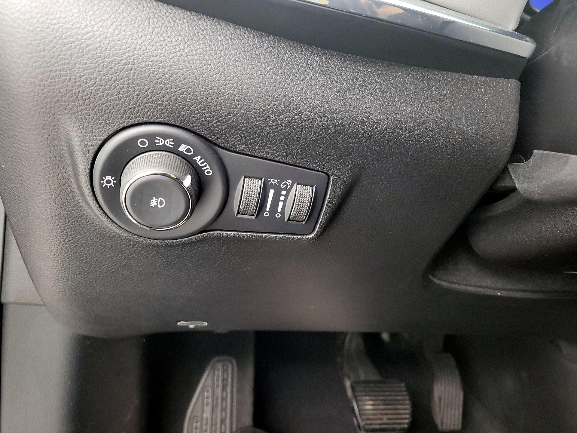 Thumbnail: 2022 Jeep Compass - 13