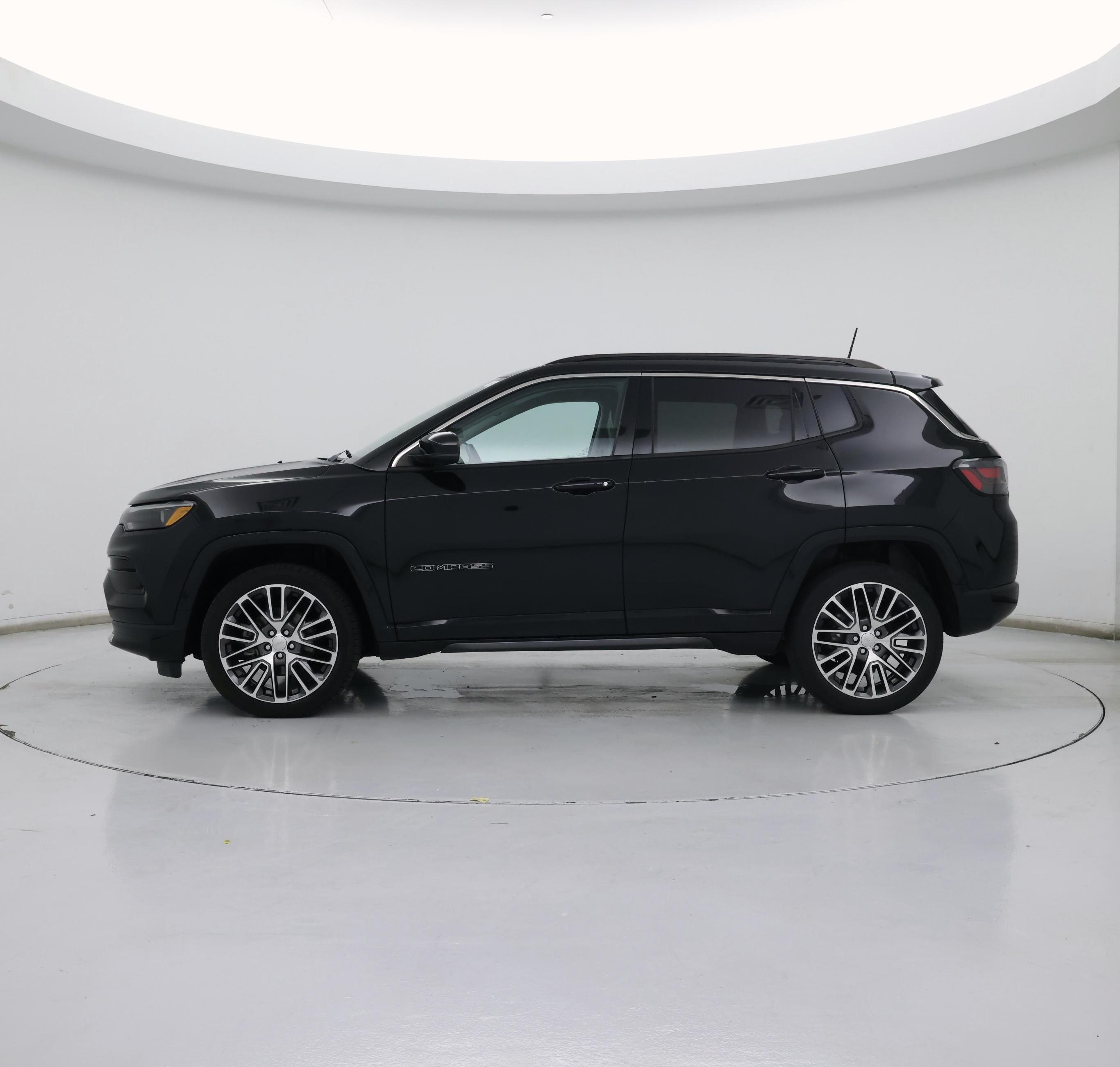 Thumbnail: 2022 Jeep Compass - 3
