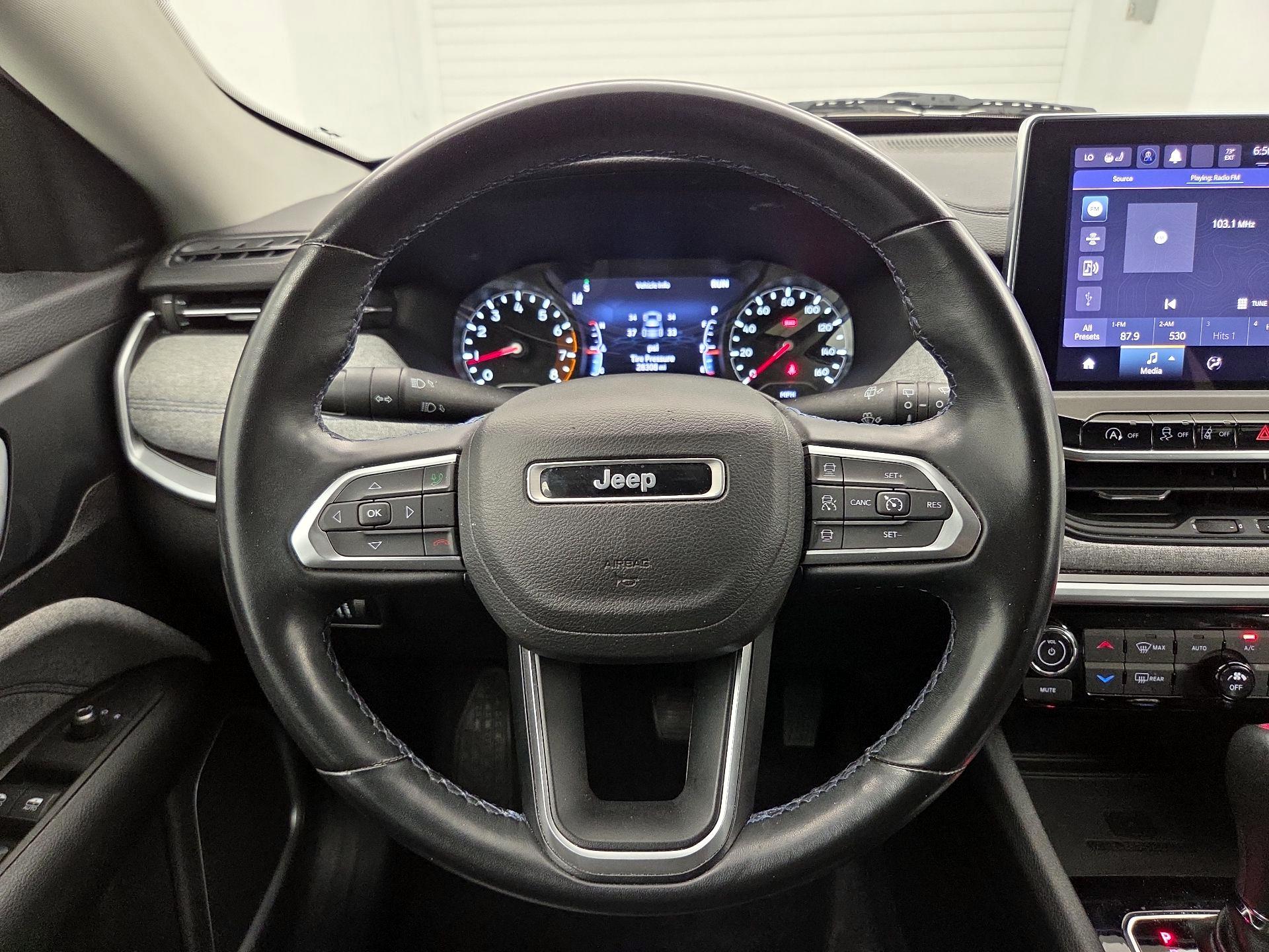Thumbnail: 2022 Jeep Compass - 10