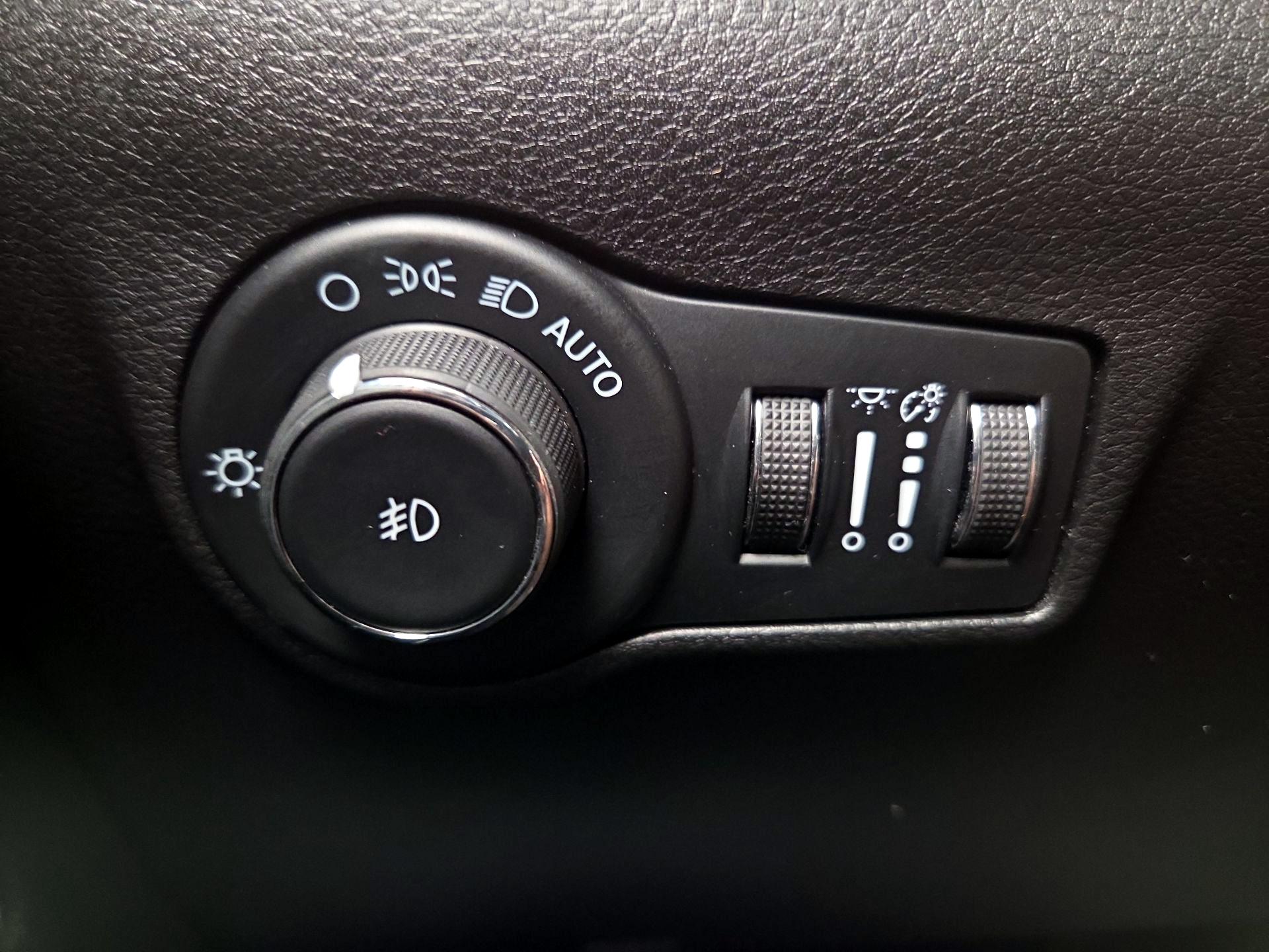 Thumbnail: 2022 Jeep Compass - 13