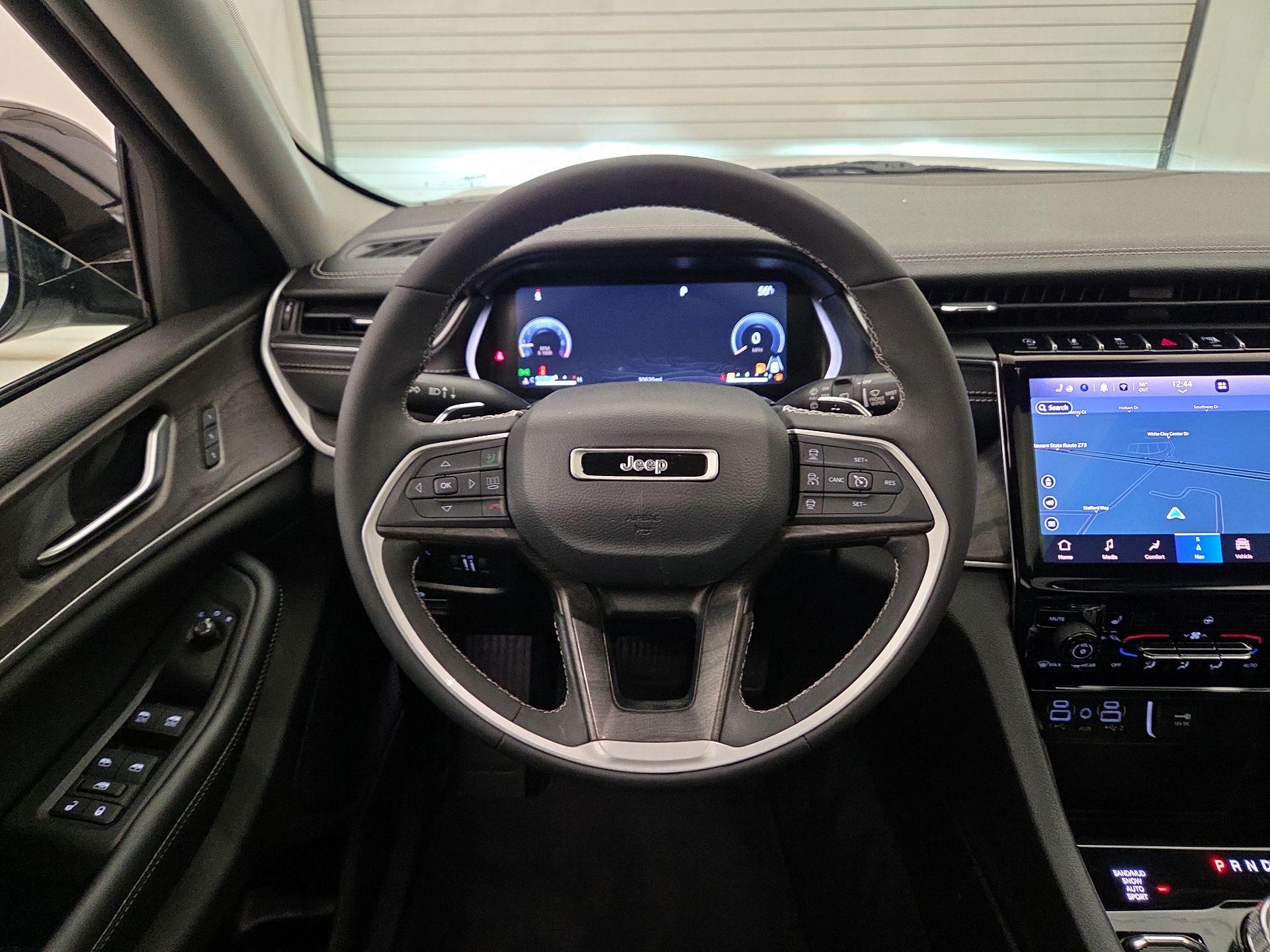 Thumbnail: 2023 Jeep Grand Cherokee - 10