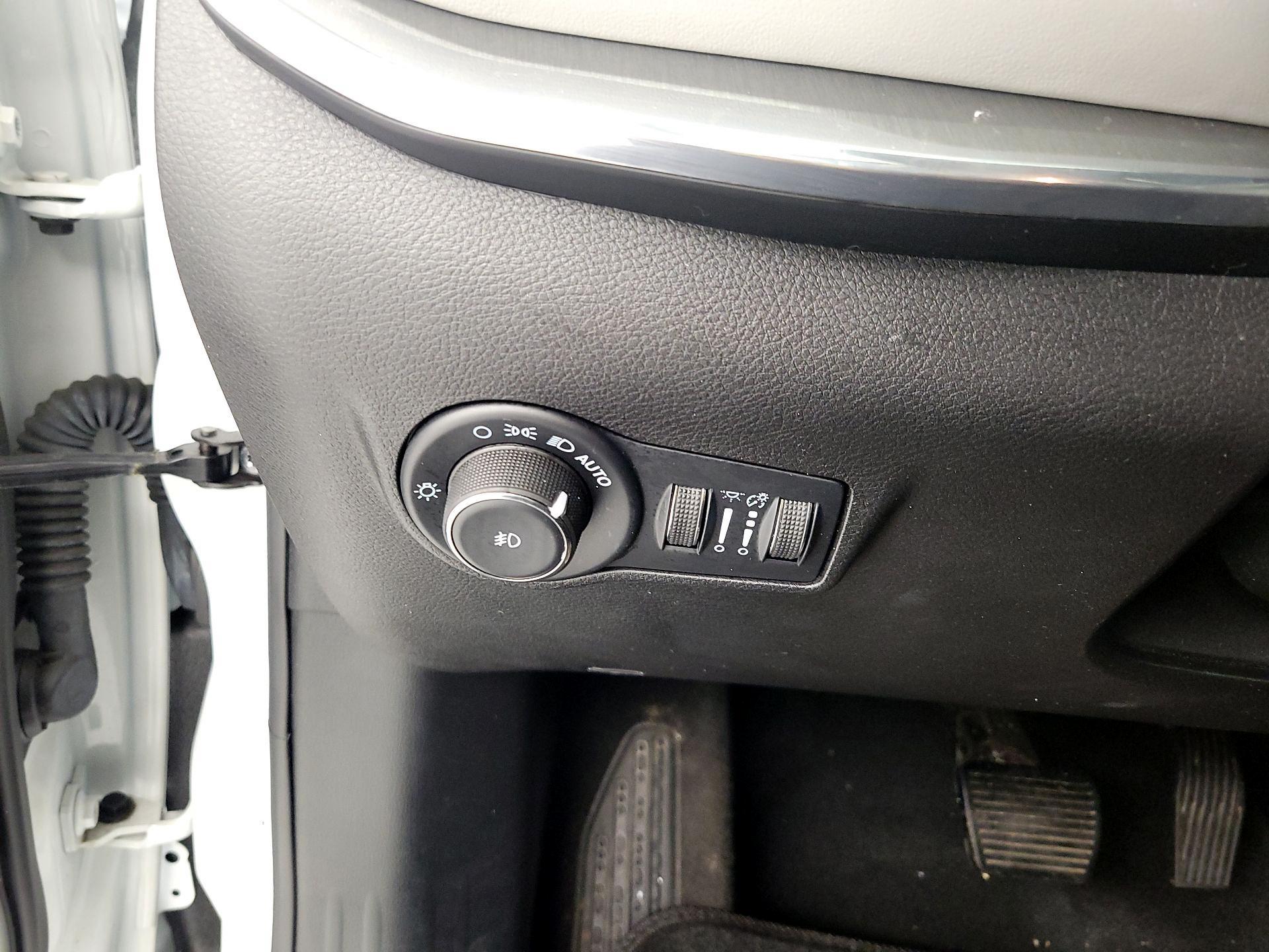 Thumbnail: 2022 Jeep Compass - 13