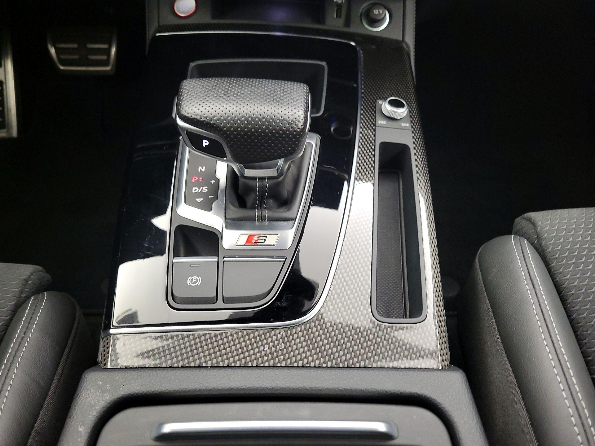 Thumbnail: 2022 Audi SQ5 - 18