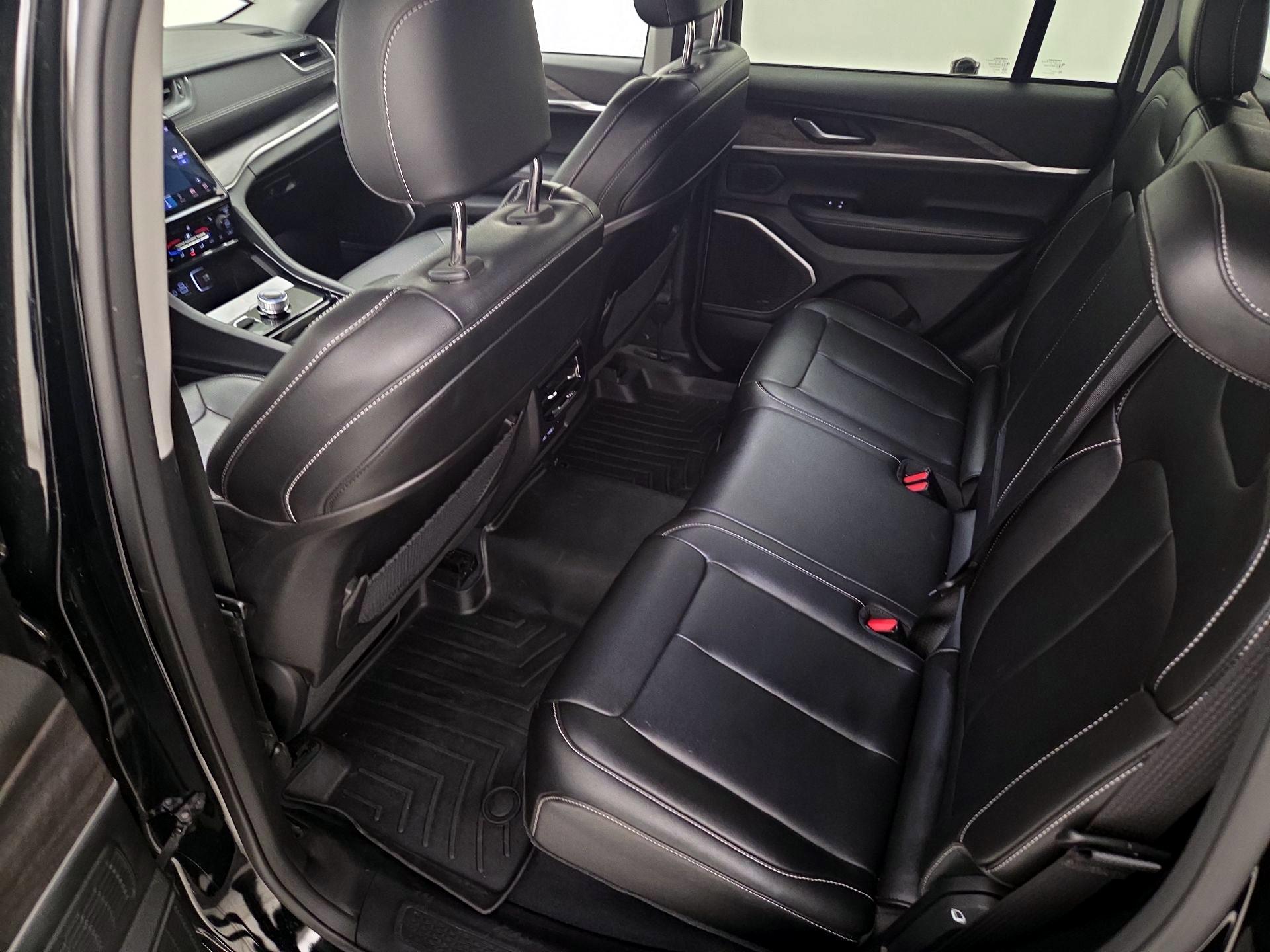 Thumbnail: 2023 Jeep Grand Cherokee - 20