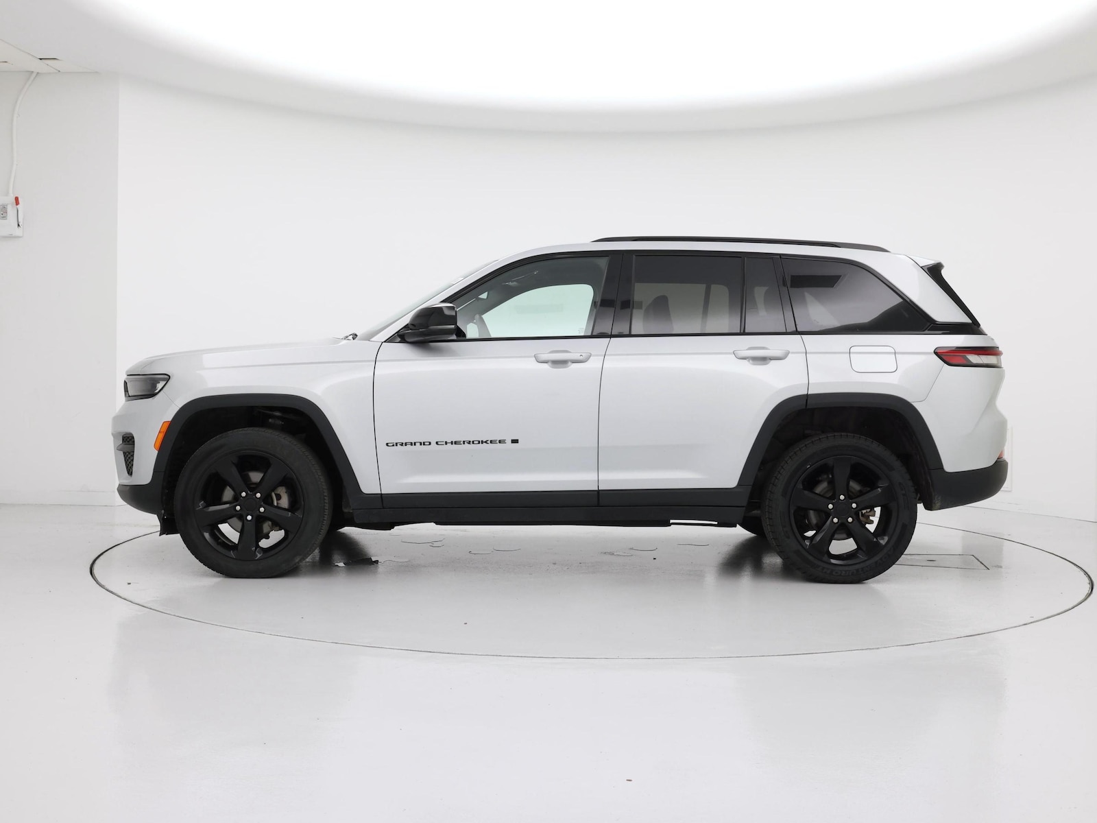 2023 Jeep Grand Cherokee Altitude - Photo 4