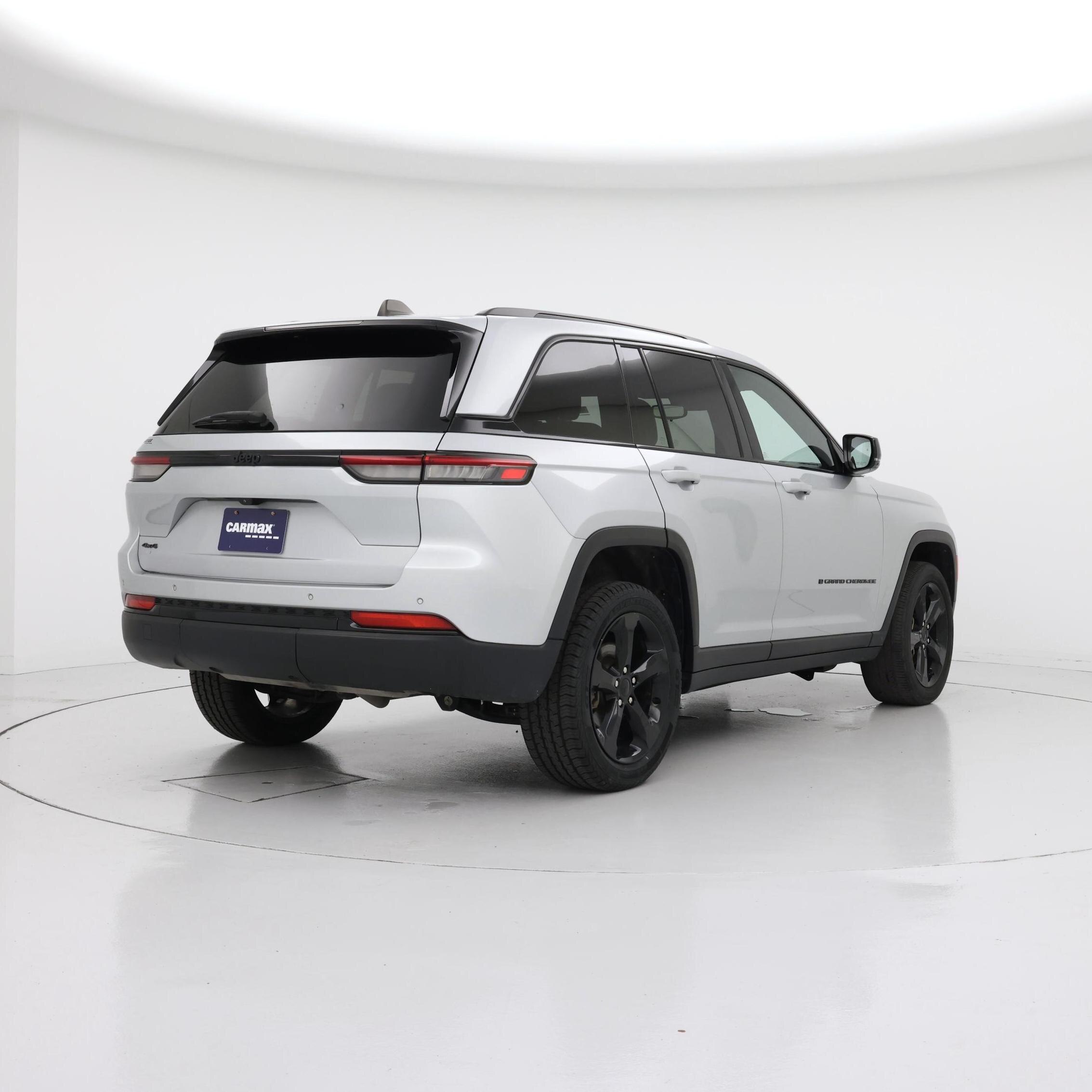 Thumbnail: 2023 Jeep Grand Cherokee - 8