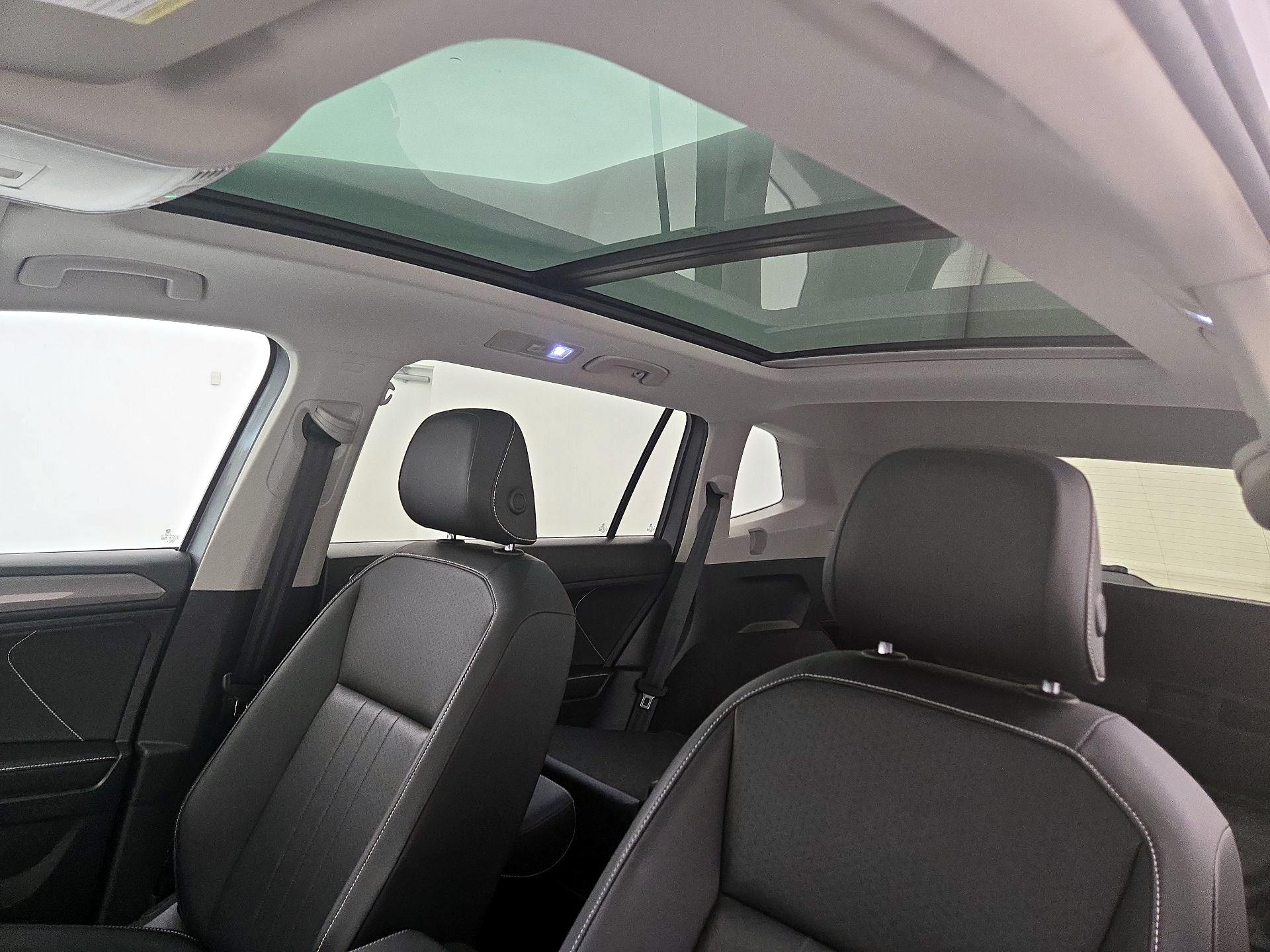 Thumbnail: 2023 Volkswagen Tiguan - 19