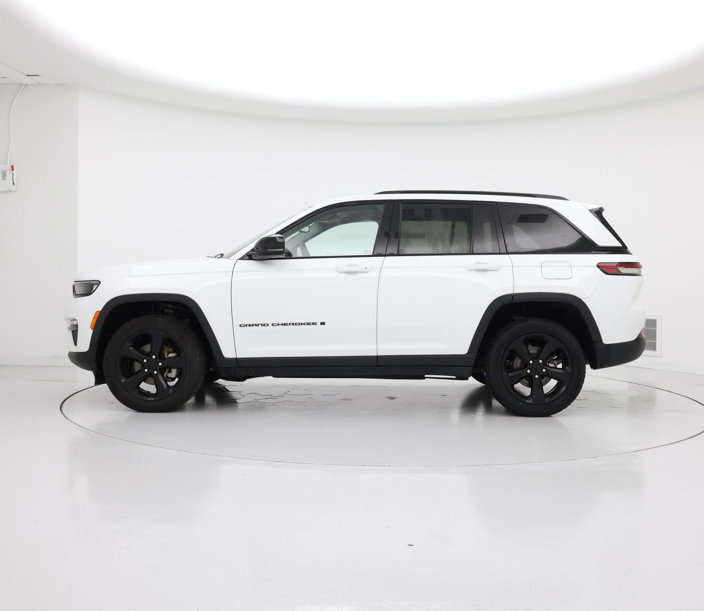 Thumbnail: 2023 Jeep Grand Cherokee - 3