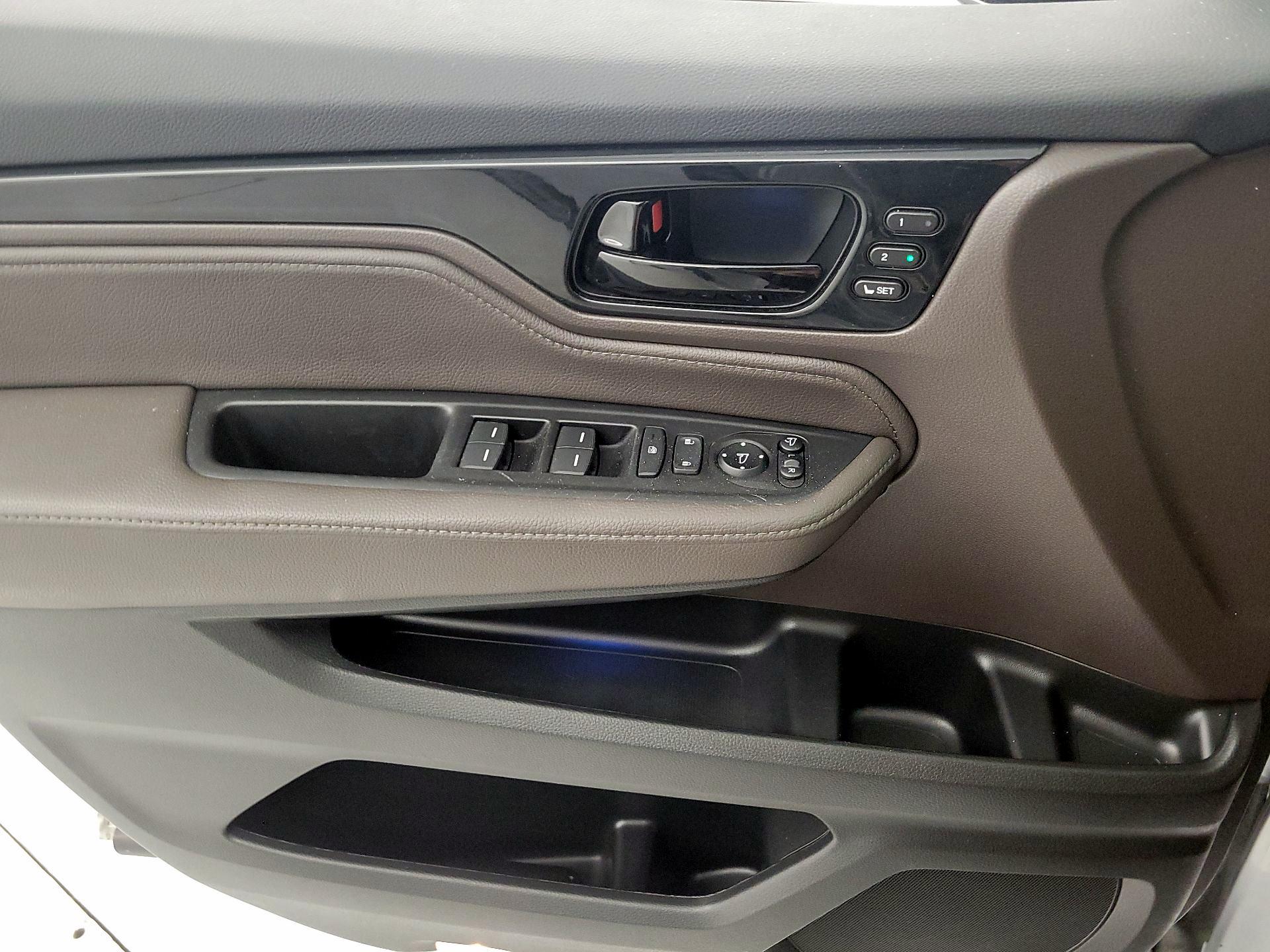 Thumbnail: 2023 Honda Odyssey - 12