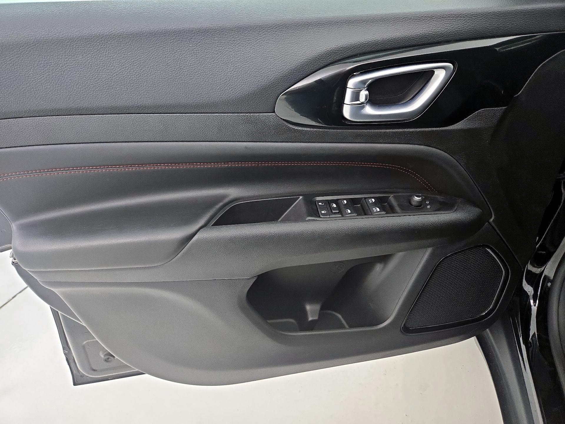 Thumbnail: 2022 Jeep Compass - 12