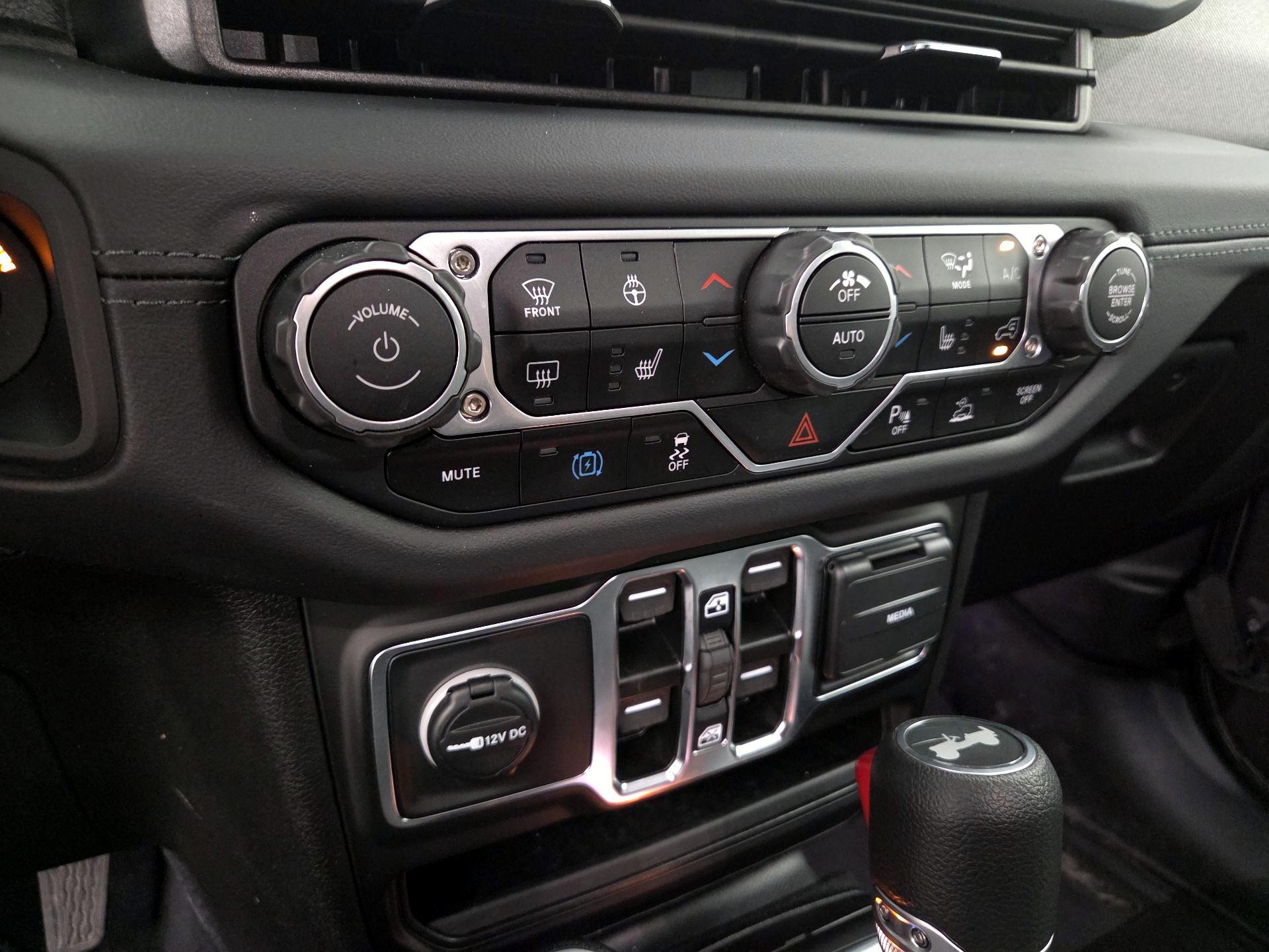 Thumbnail: 2025 Jeep Wrangler - 16