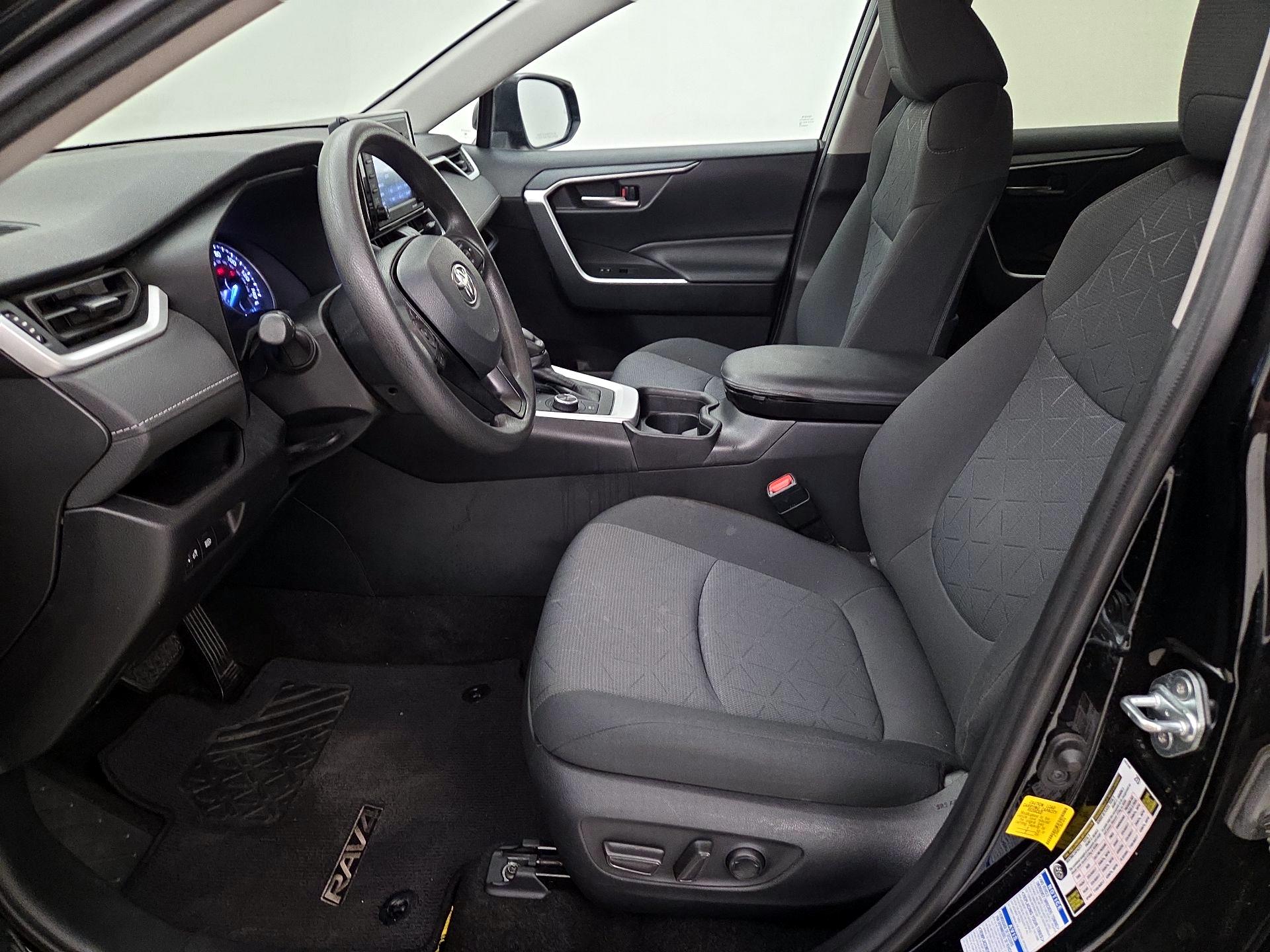 Thumbnail: 2021 Toyota RAV4 - 11