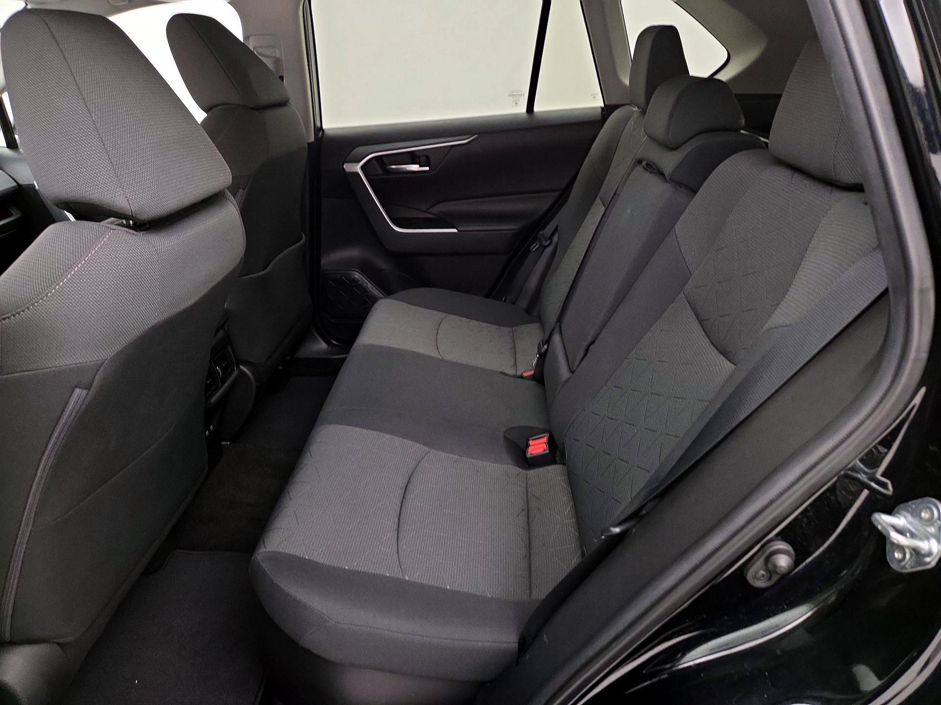 Thumbnail: 2021 Toyota RAV4 - 18
