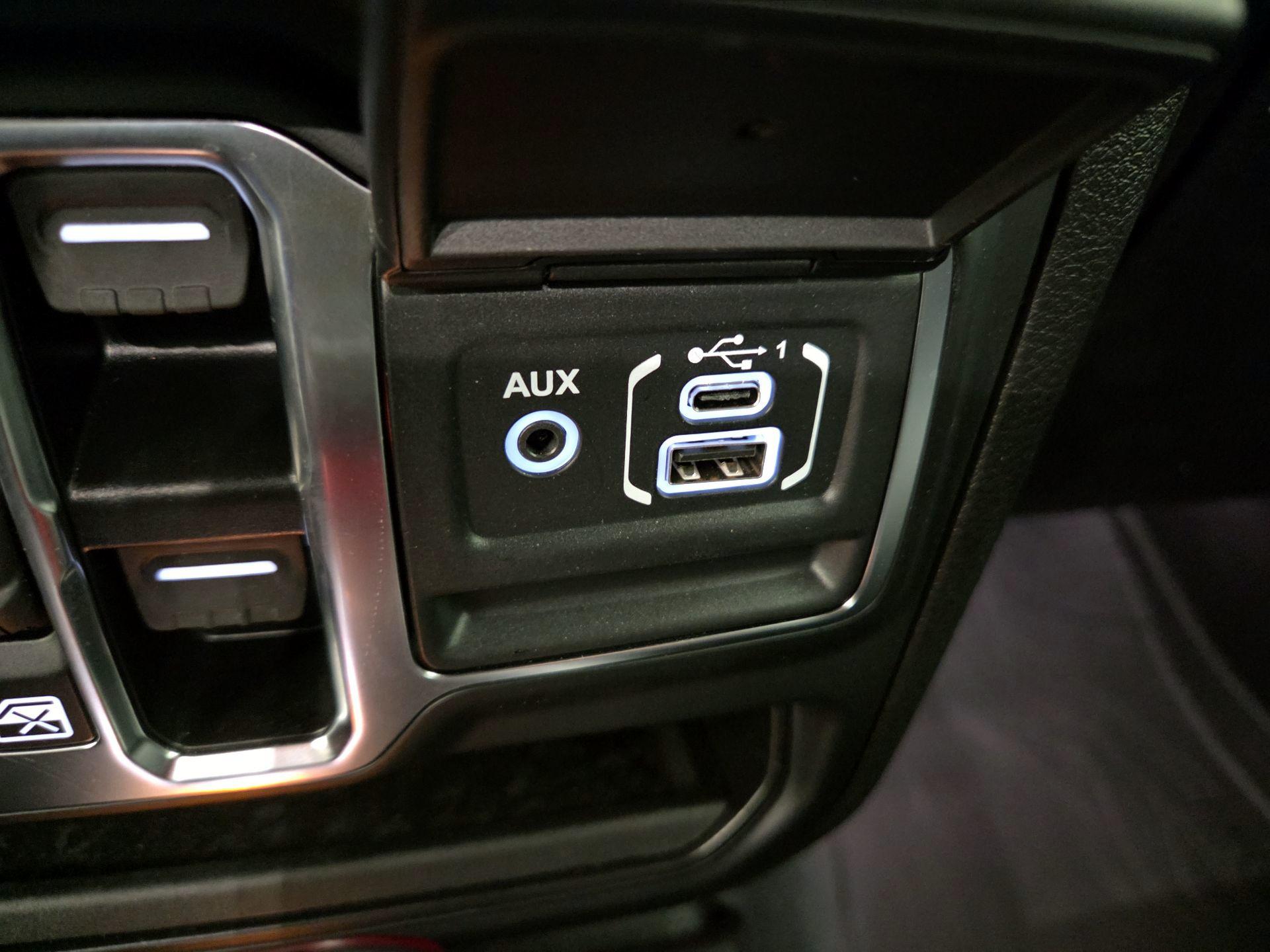 Thumbnail: 2024 Jeep Wrangler - 17