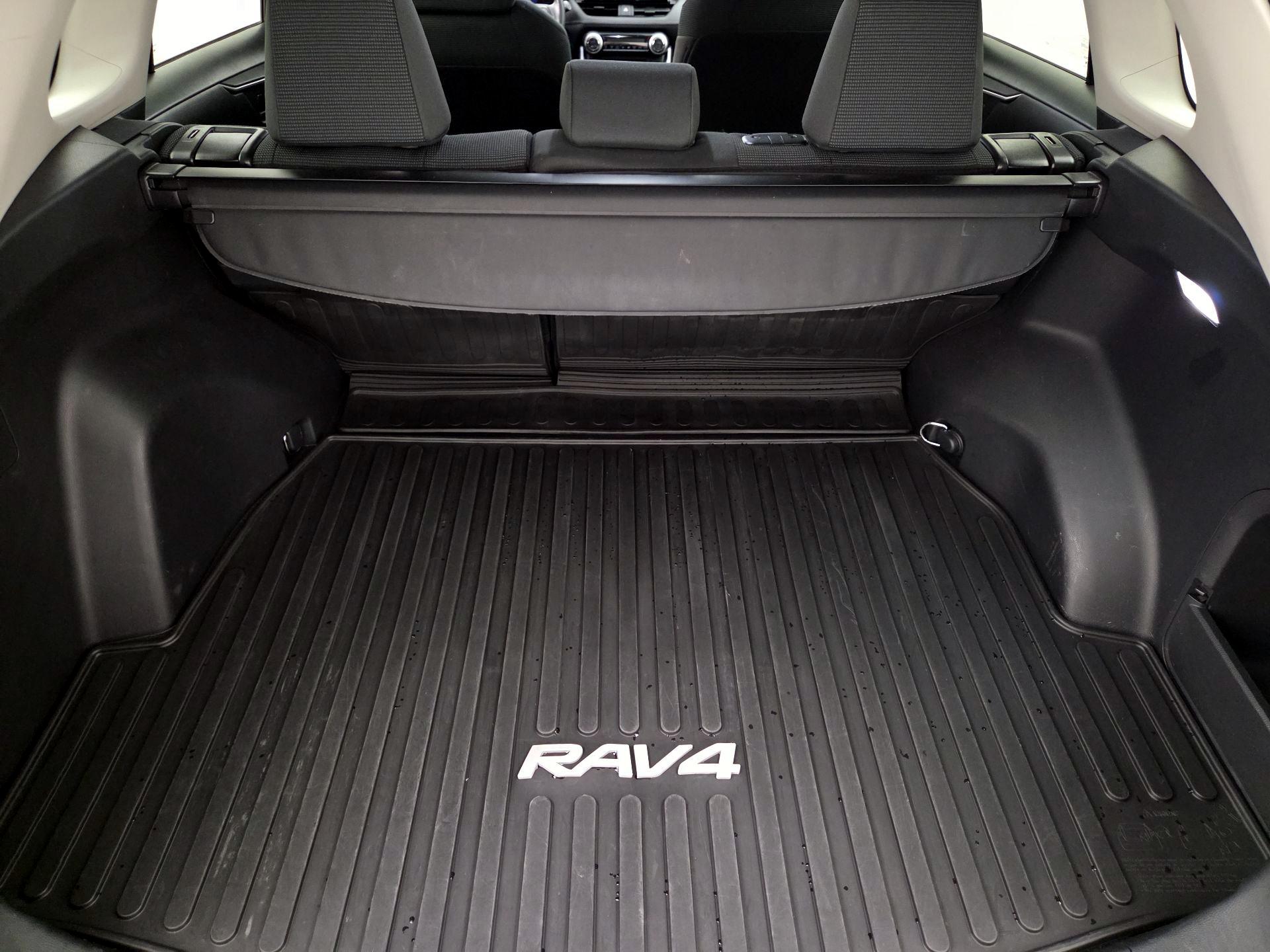 Thumbnail: 2023 Toyota RAV4 - 20