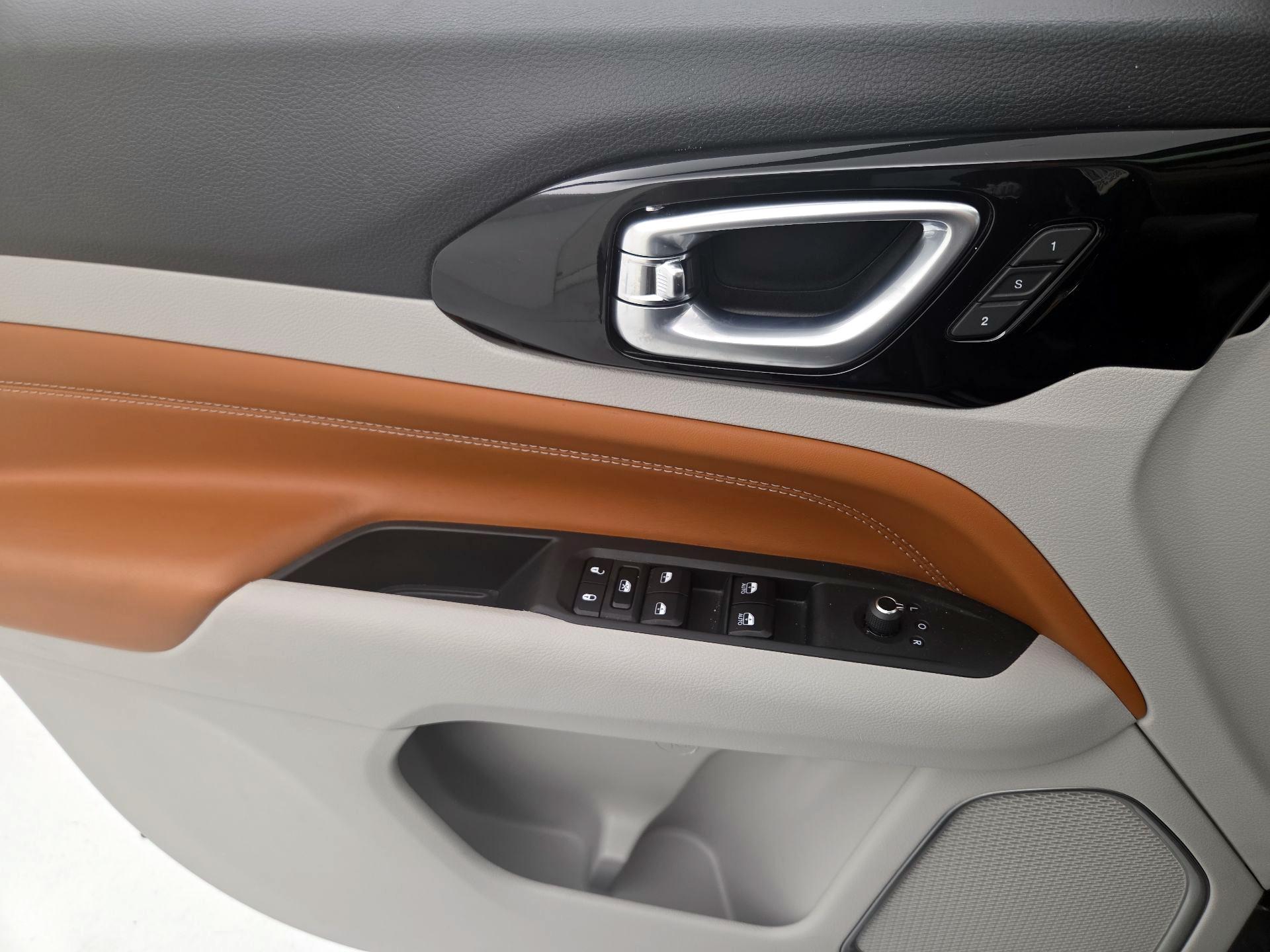 Thumbnail: 2023 Jeep Compass - 12