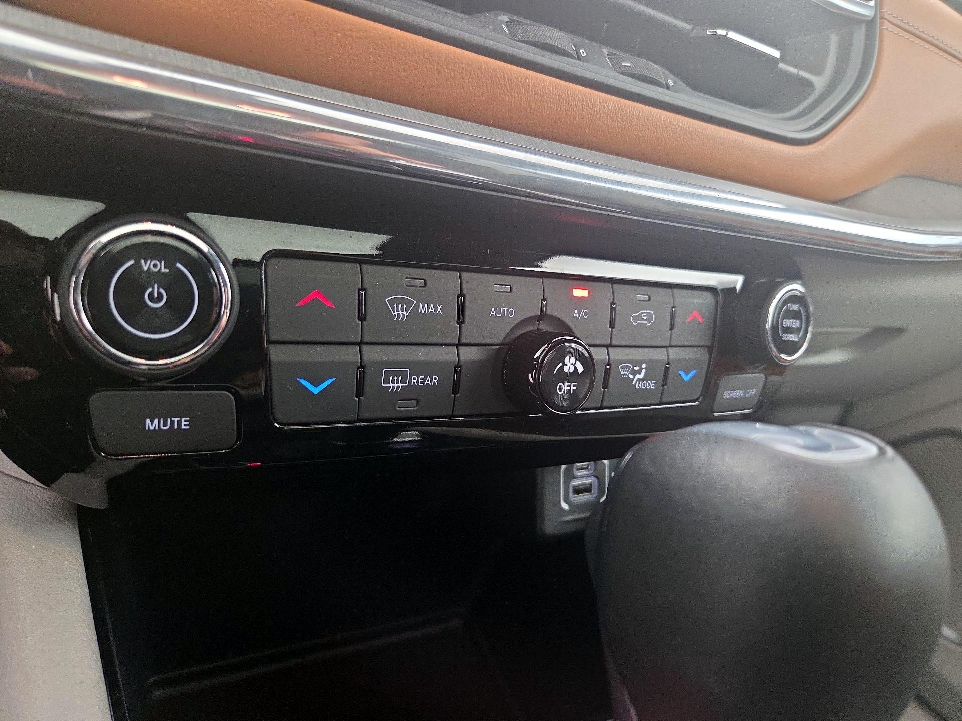 Thumbnail: 2023 Jeep Compass - 17