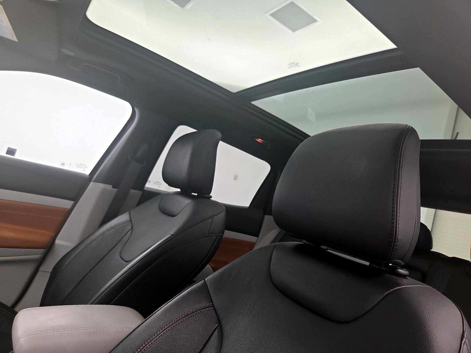 Thumbnail: 2023 Jeep Compass - 20