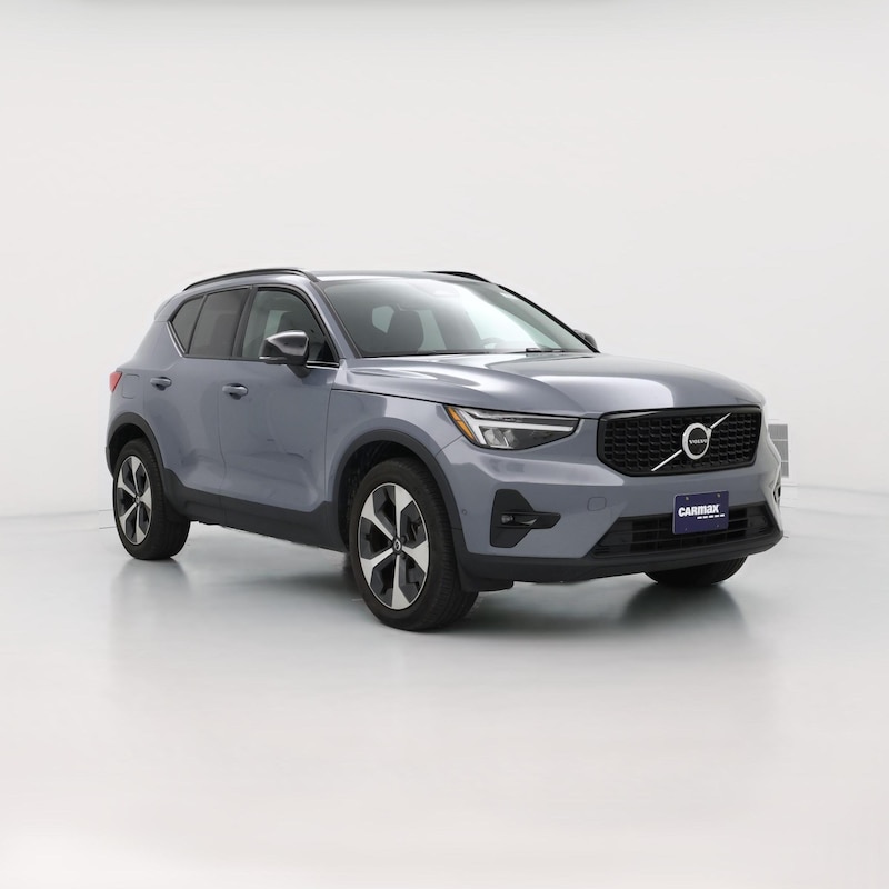 2023 Volvo XC40 B4 Ultimate Dark Theme