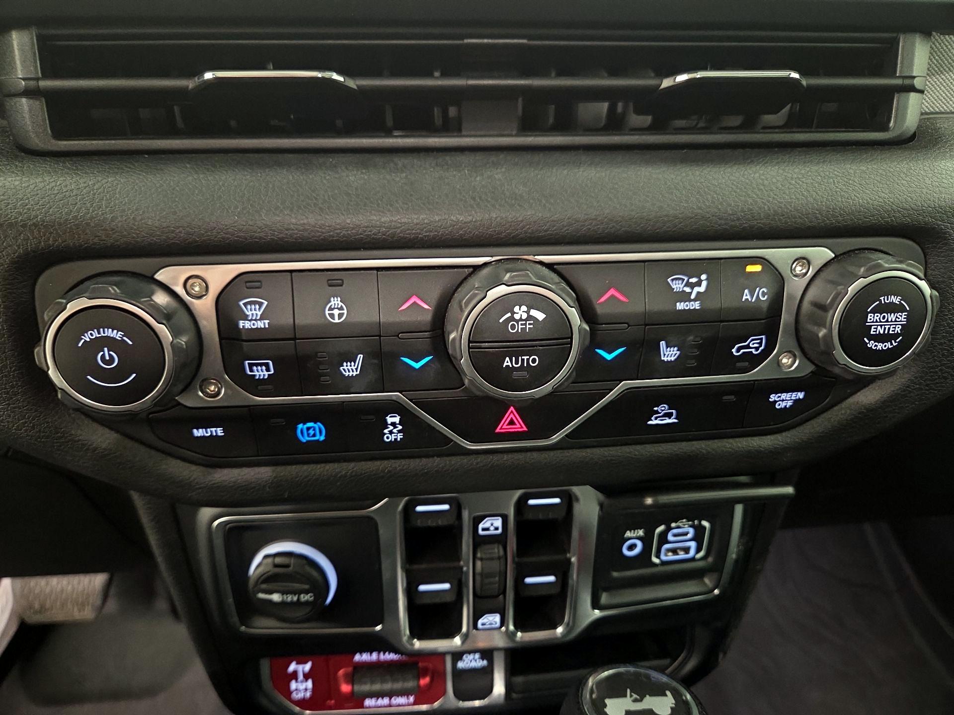 Thumbnail: 2024 Jeep Wrangler - 15
