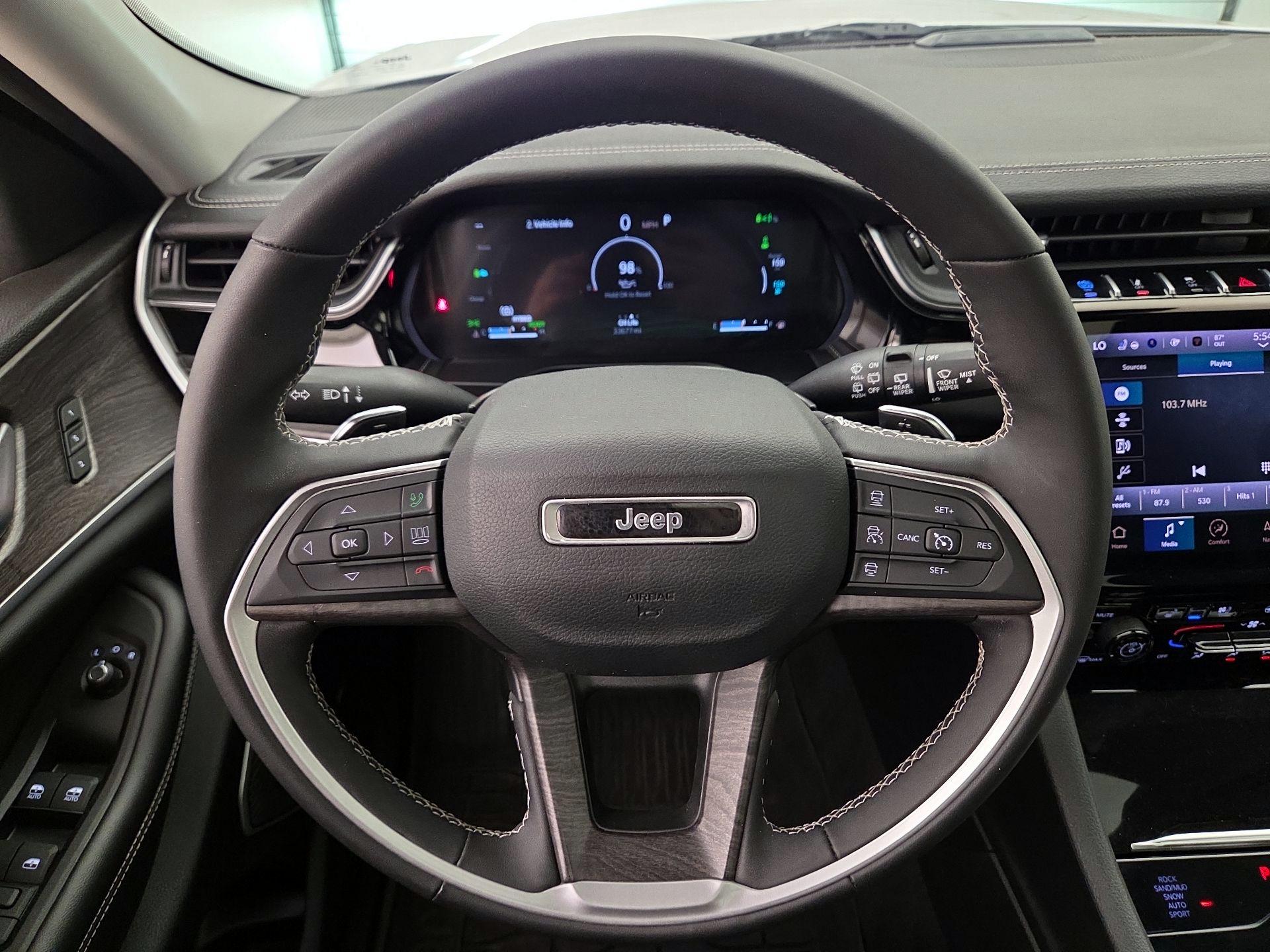 Thumbnail: 2023 Jeep Grand Cherokee - 10