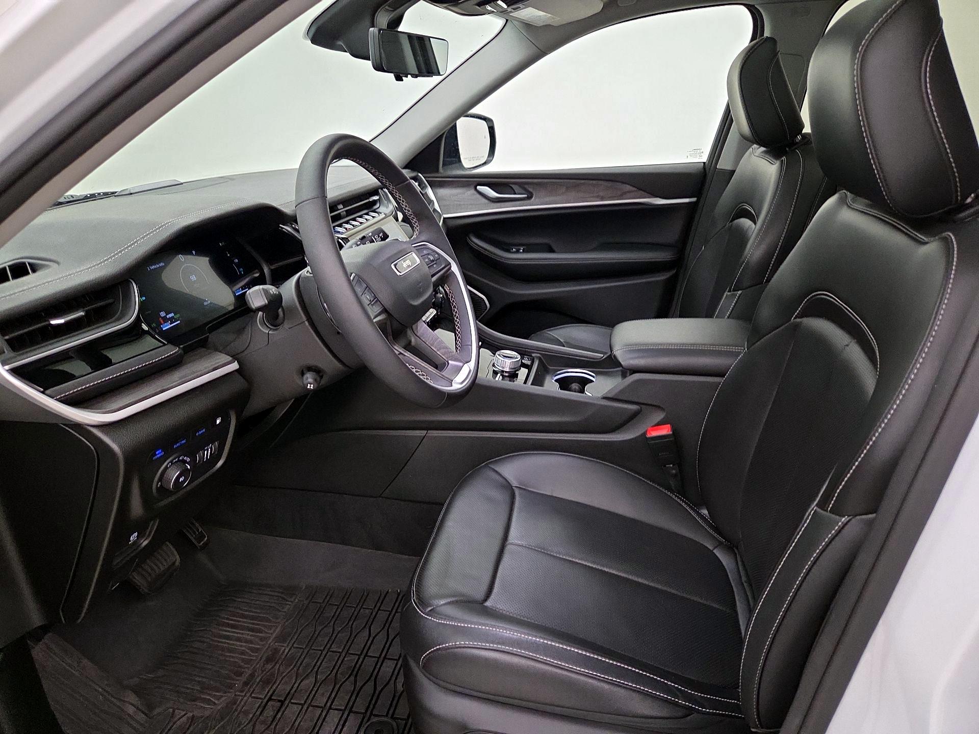 Thumbnail: 2023 Jeep Grand Cherokee - 11