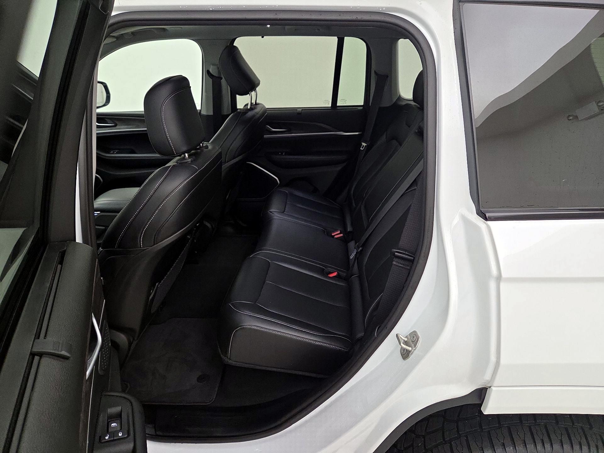 Thumbnail: 2023 Jeep Grand Cherokee - 20