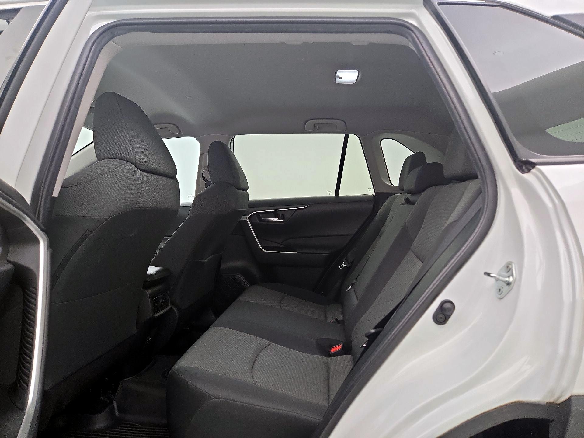 Thumbnail: 2022 Toyota RAV4 - 19