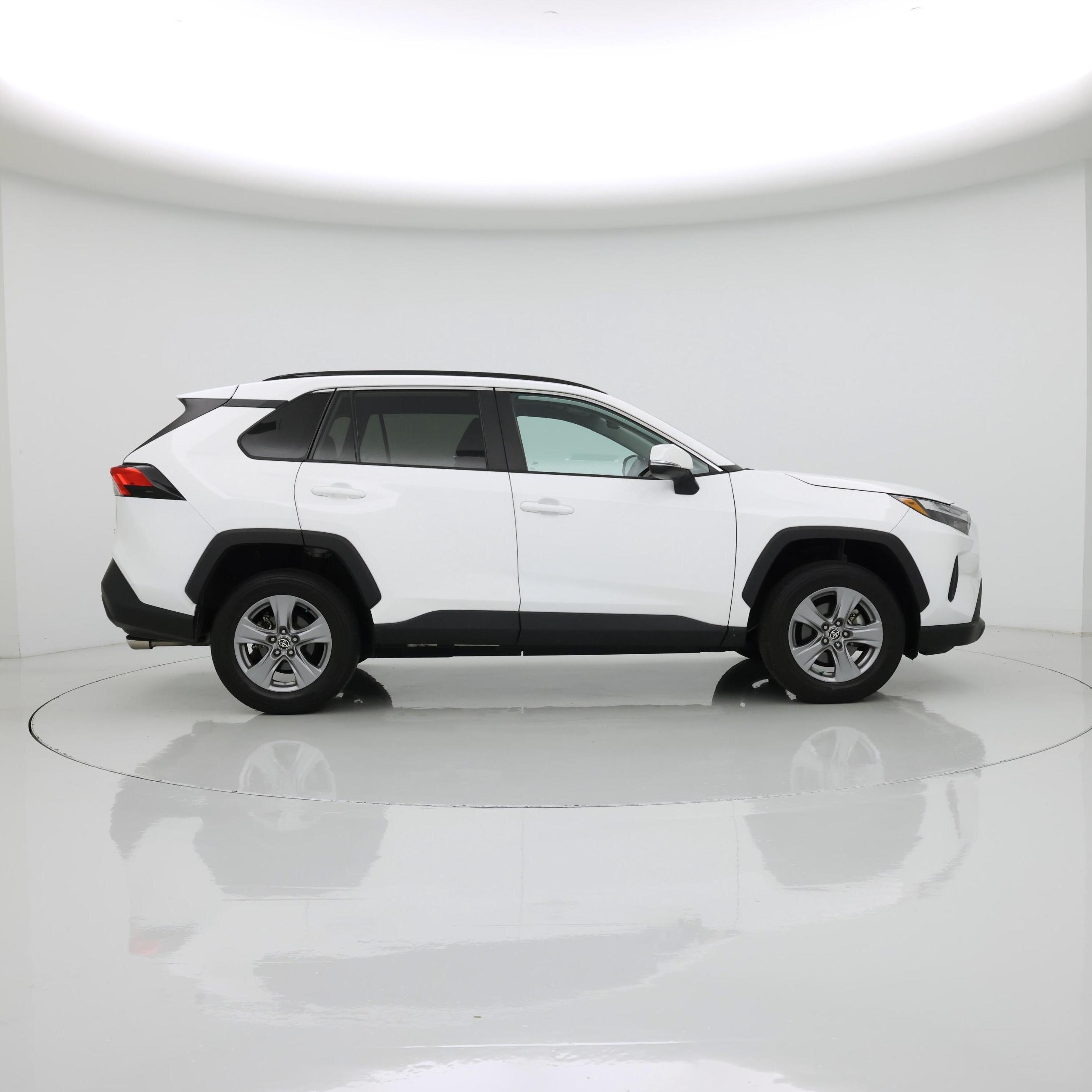 Thumbnail: 2022 Toyota RAV4 - 7