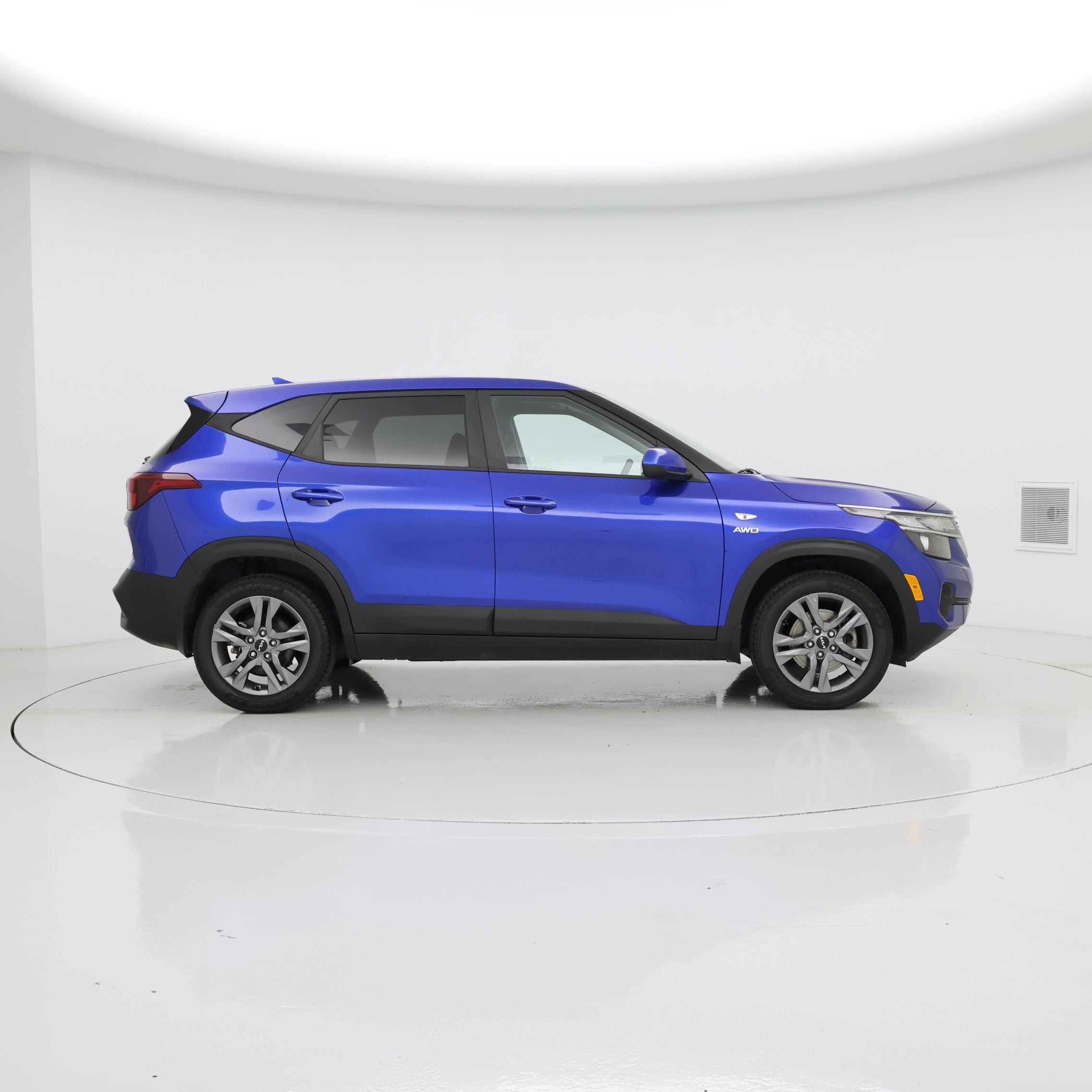 Thumbnail: 2023 Kia Seltos - 7