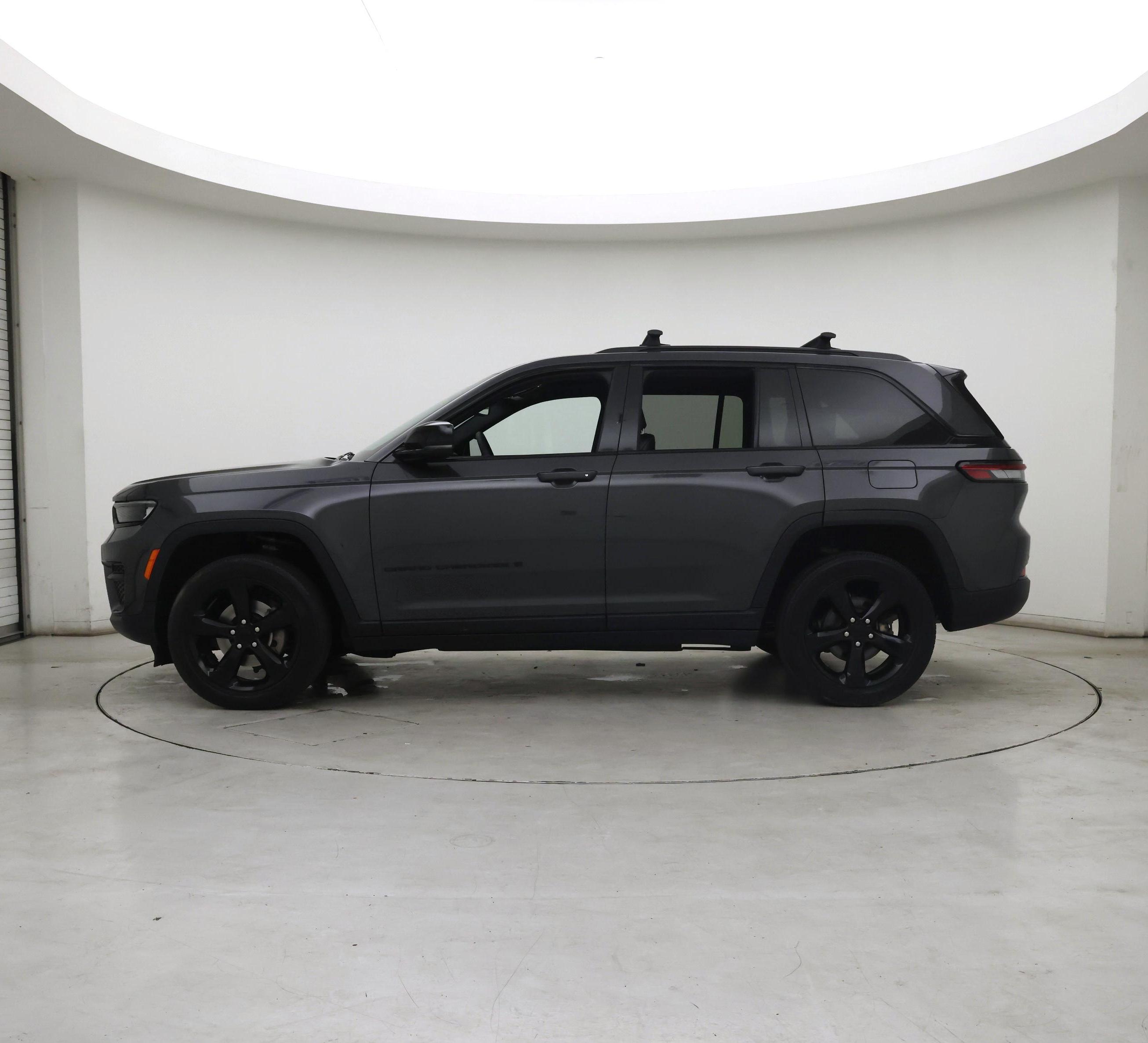 Thumbnail: 2023 Jeep Grand Cherokee - 3